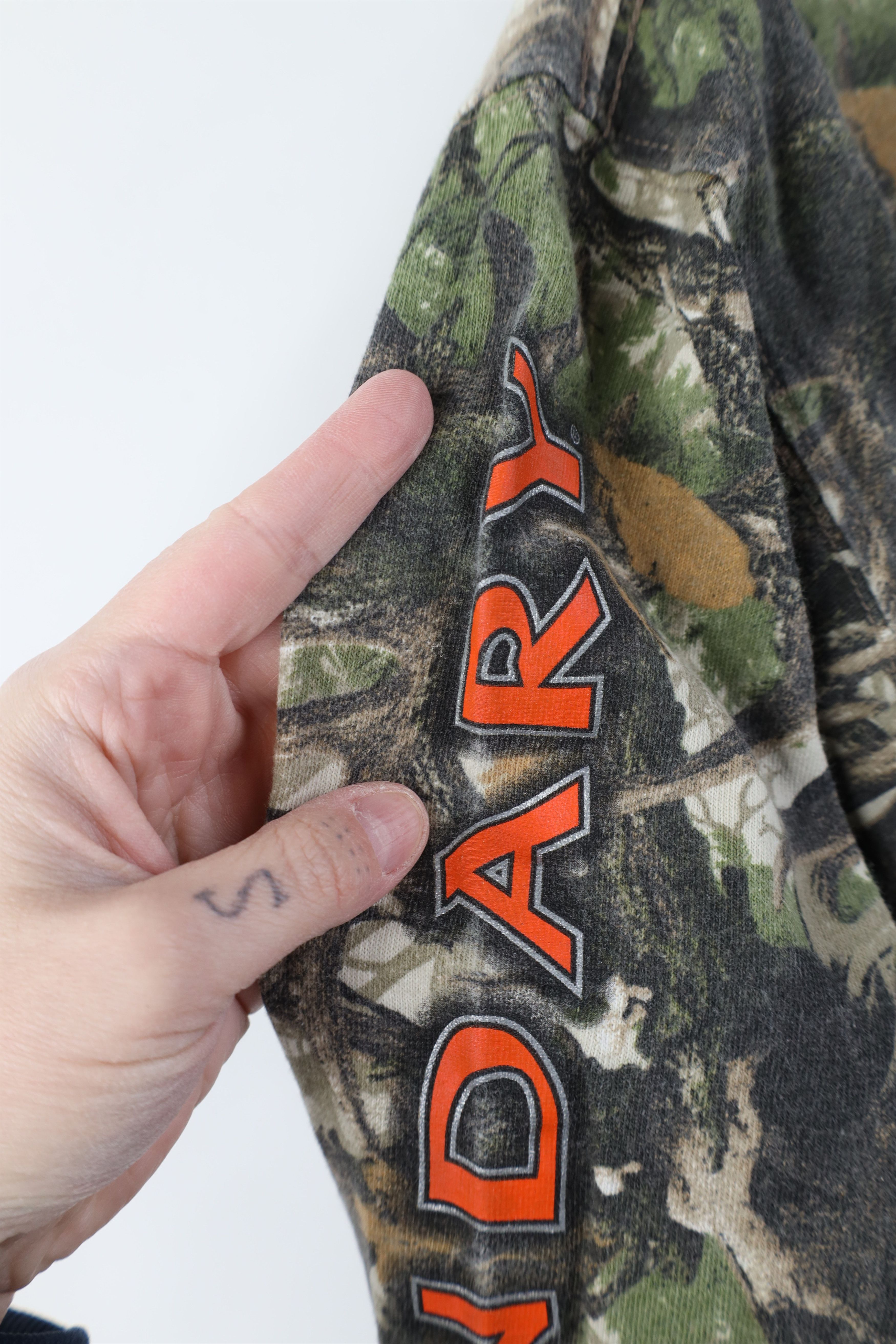 Vintage Vintage Y2K Streetwear Antler Camouflage Long Sleeve T-Shirt Size US S / EU 44-46 / 1 - 8 Thumbnail