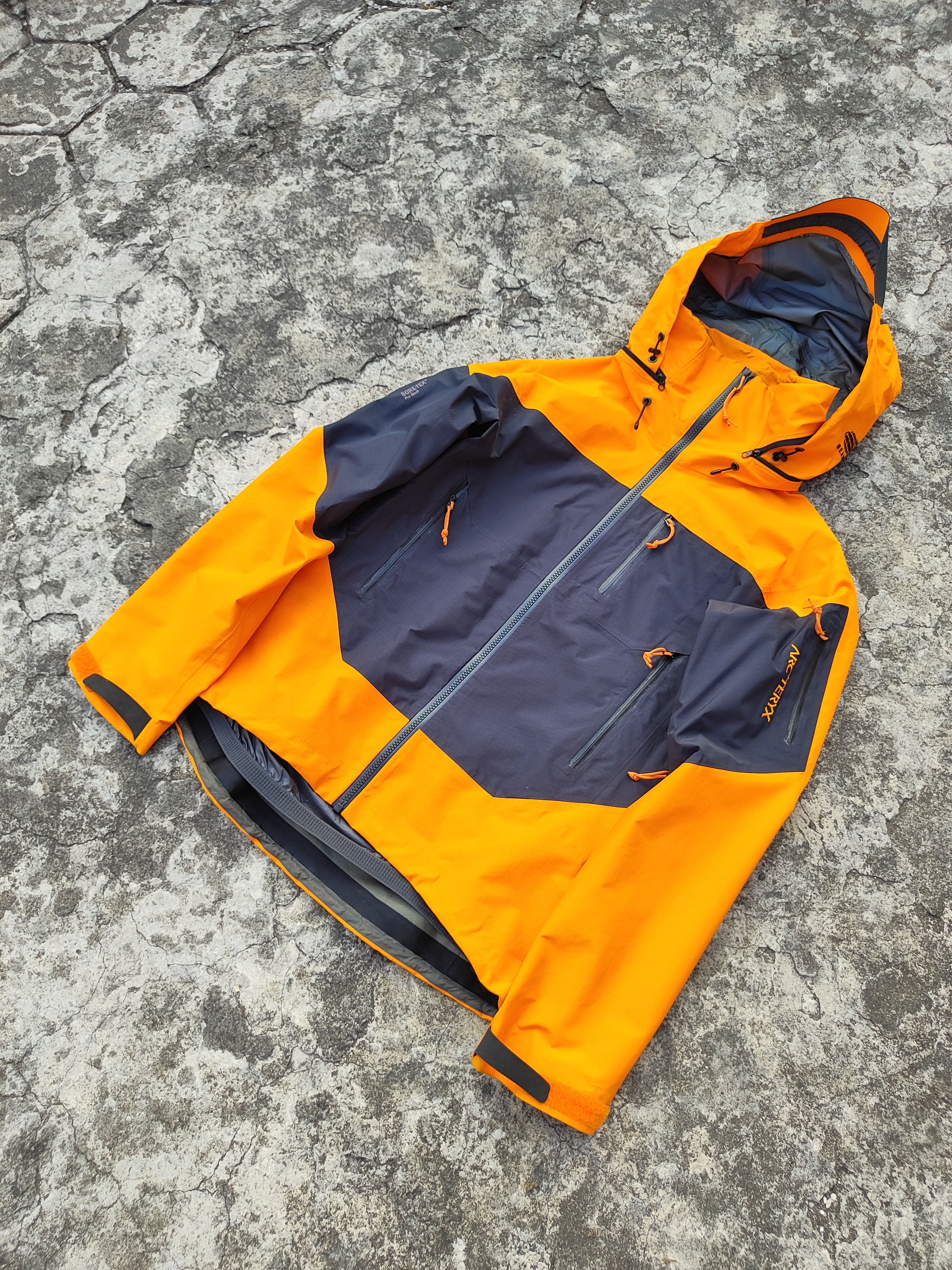 Arc'teryx × Beams Plus Arcteryx x Beams Stinger 35 th Anniversary Size US XS / EU 42 / 0 - 3 Thumbnail