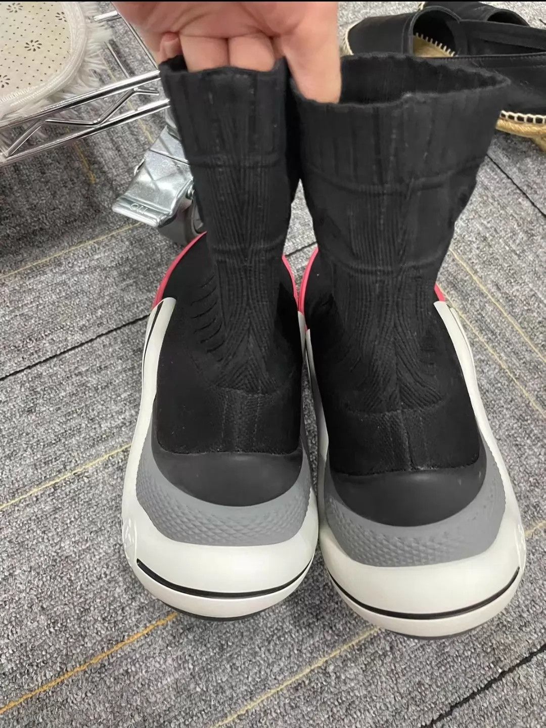Louis Vuitton LV Archlight High Top Casual Sneaker Embossed LV Logo Size 39 Size US 8.5 / IT 38.5 - 3 Thumbnail
