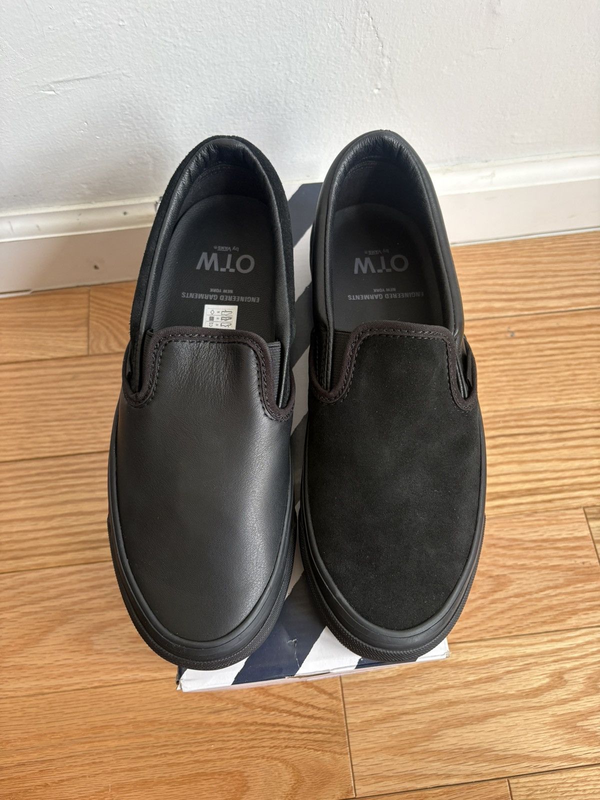 Engineered Garments × Vans Engineered Garments × Vans OTW Slip-On 98 - Blk /Blk Leather Size US 7 / EU 40 - 4 Thumbnail