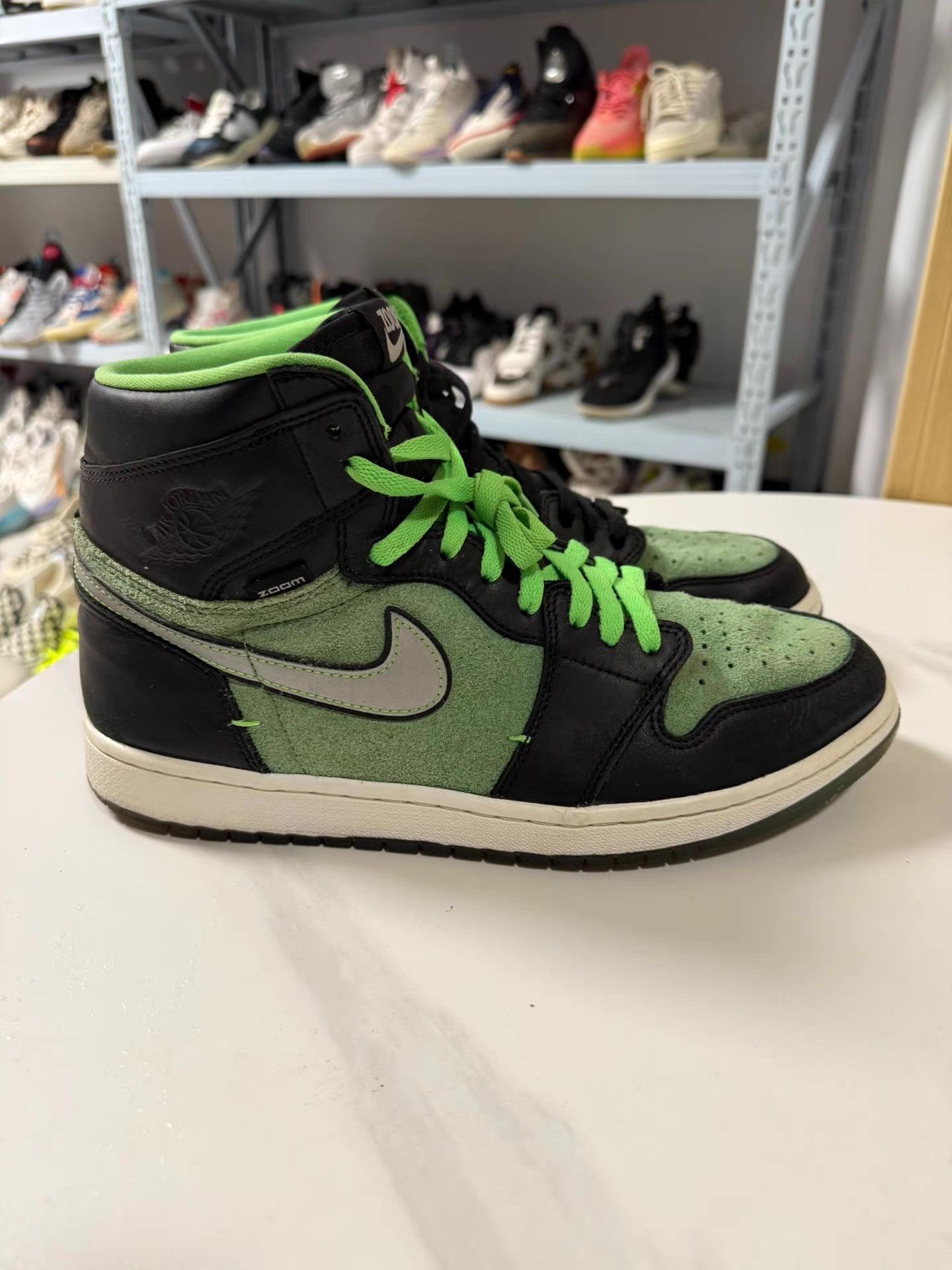 Nike Air Jordan 1, retro and stylish, athletic casual shoes Q10 Size US 11 / EU 44 - 1 Thumbnail
