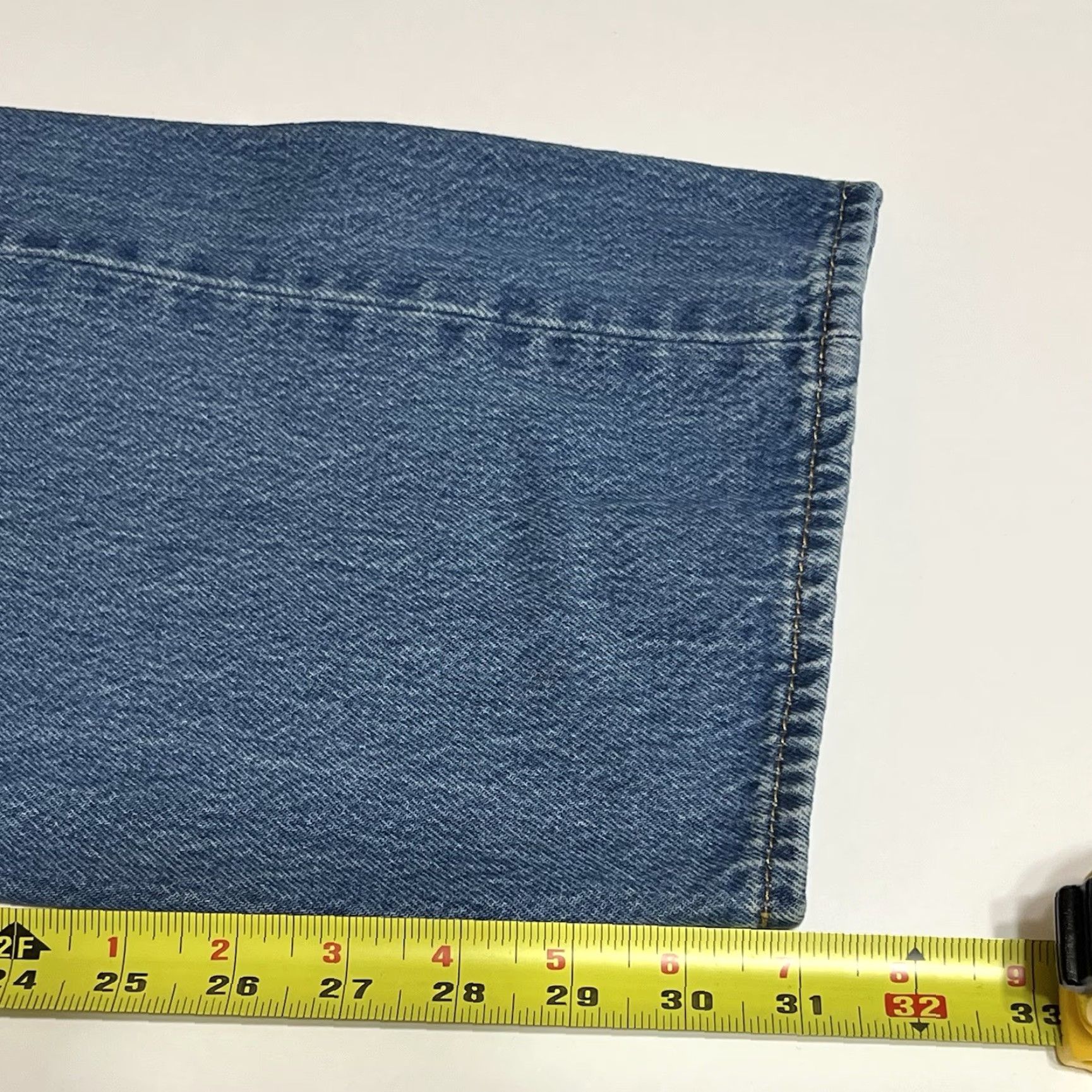 Levi's VINTAGE Levis 501 Straight Leg Button Fly Medium Wash Jeans Mens 38x32 38x31 Blue Size US 38 / EU 54 - 6 Thumbnail
