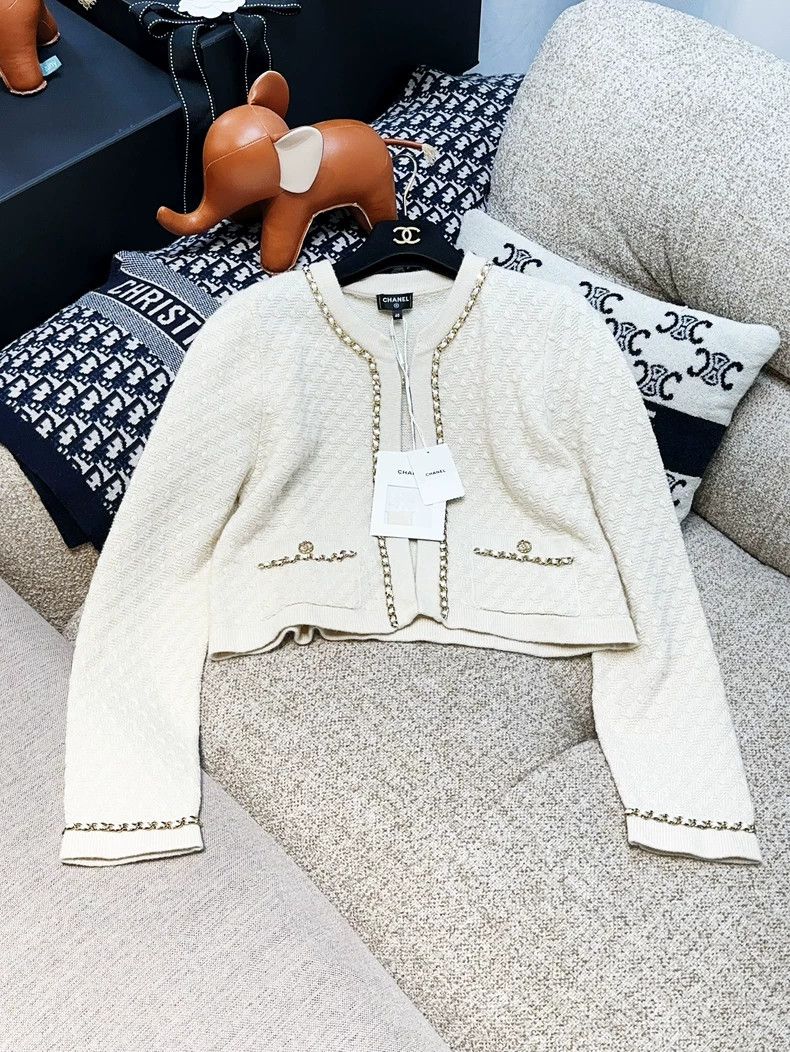 Chanel Chanel 23B autumn and winter preview white leather chain r Size S / US 4 / IT 40 - 1 Thumbnail