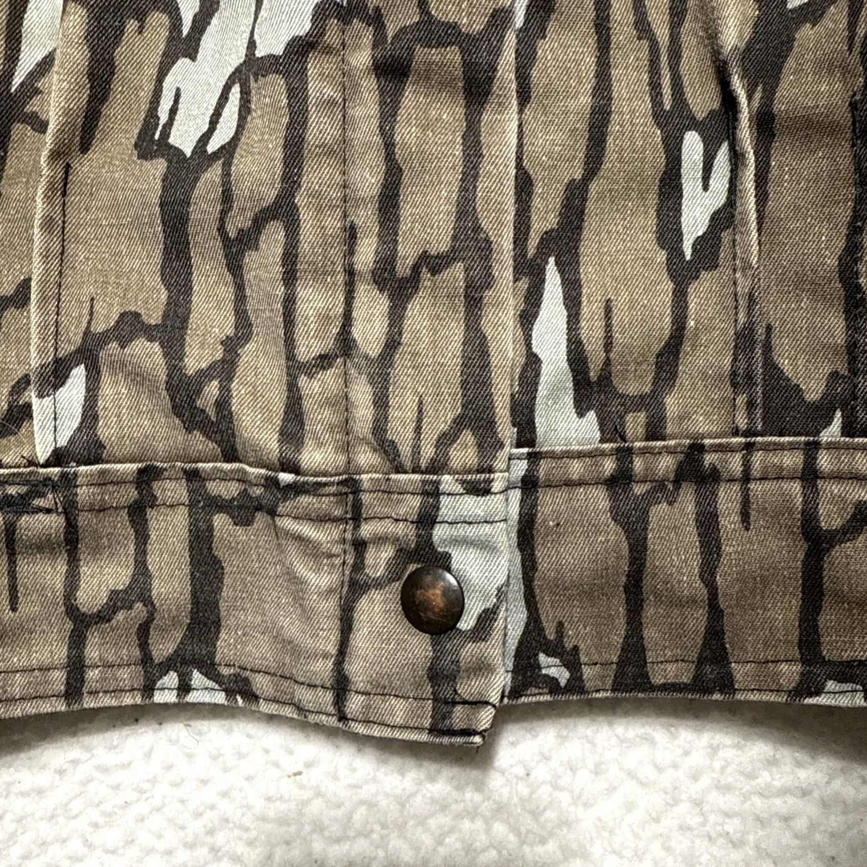 Vintage VINTAGE Cabela's Trebark Camo Quilt Lined Cropped Detroit Jacket Women’s Size 16 Womens 90s Camouflage Zip Jacket Size XXL / US 16-18 / IT 52-54 - 3 Thumbnail
