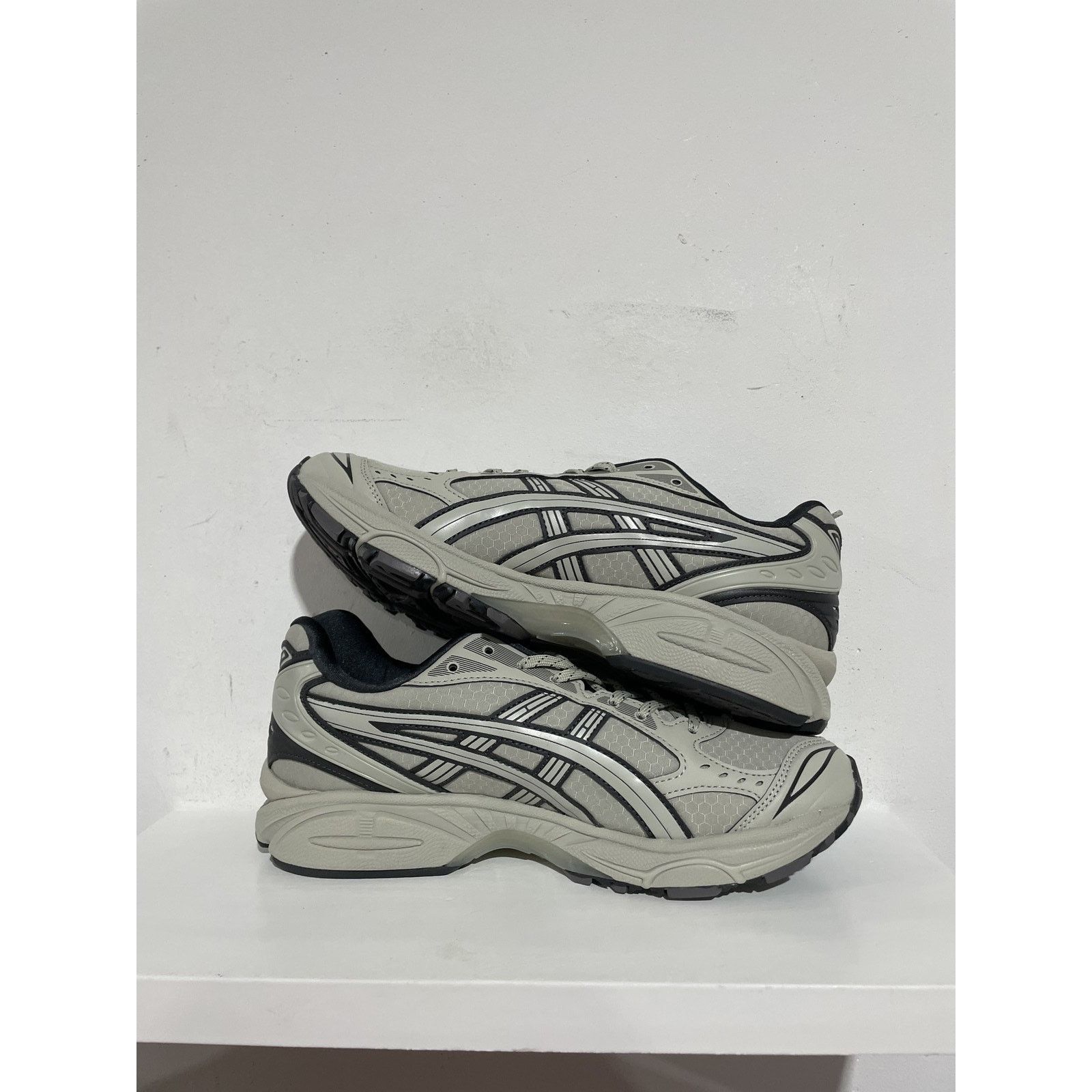 Asics ASICS GEL KAYANO 14 EARTHENWARE PACK WHITE SAGE SIZE 8.5 NEW Size US 8.5 / EU 41-42 - 2 Thumbnail