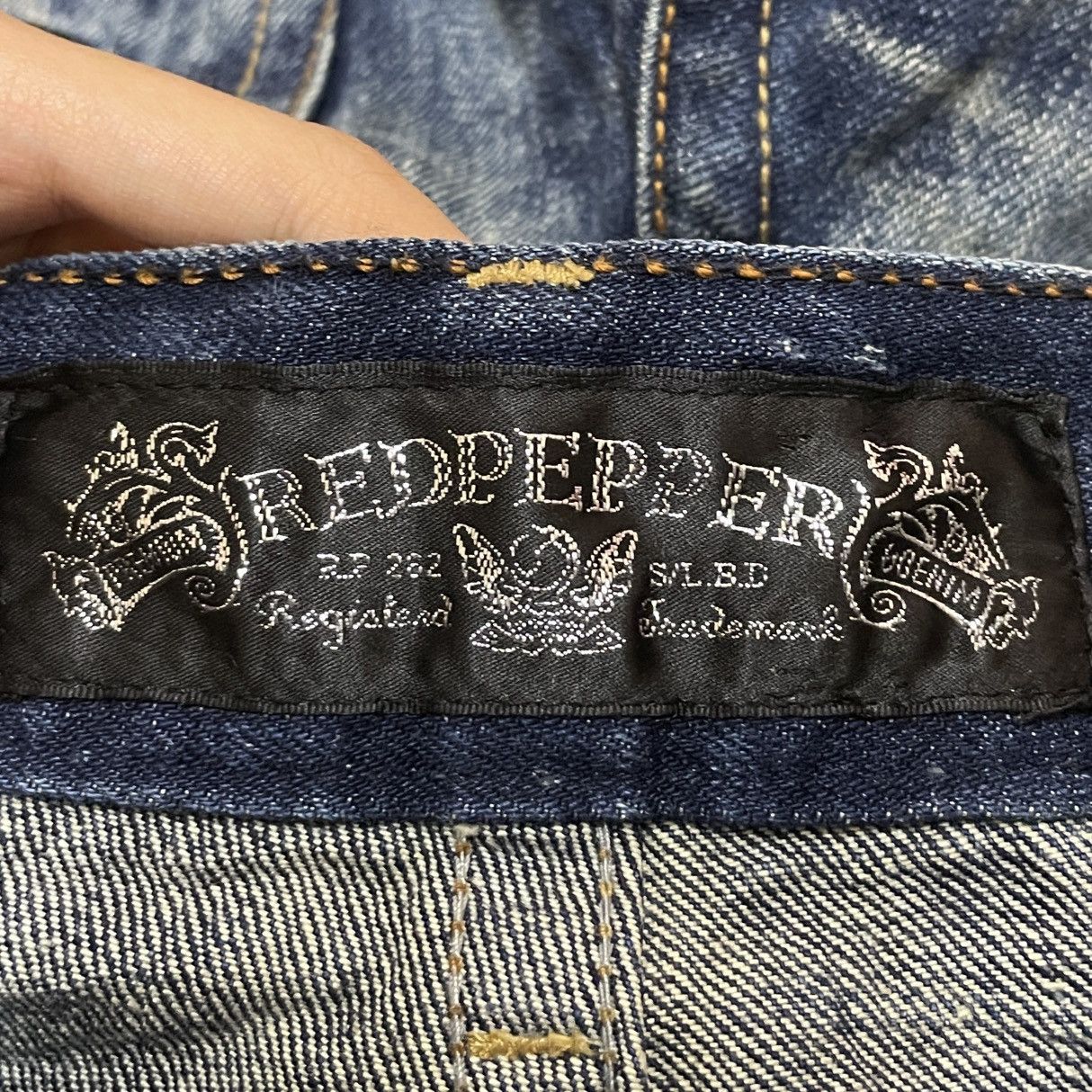 Le Grande Bleu (L.G.B.) Rare Design Vintage Brand Red Pepper Distressed Jeans 1990s Size US 28 / EU 44 - 9 Thumbnail