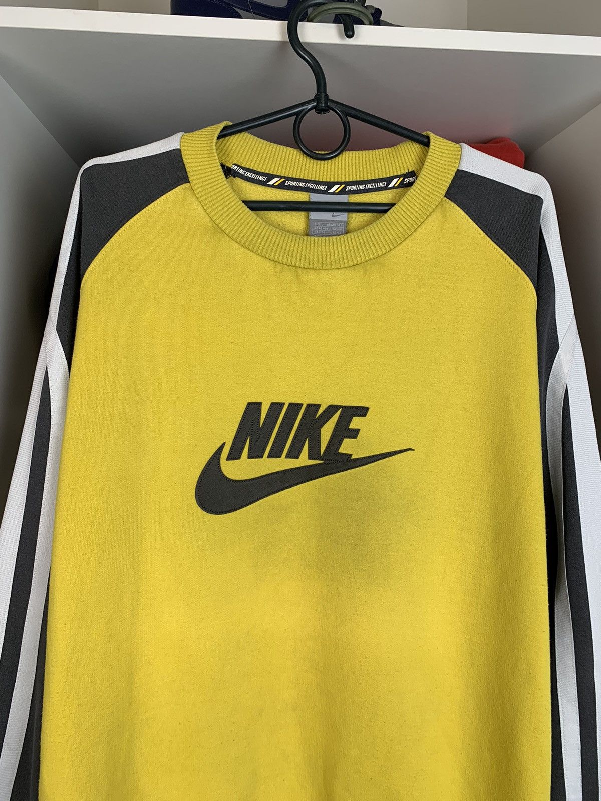 Vintage Vintage Nike Big Logo Sweatshirt Size US L / EU 52-54 / 3 - 3 Thumbnail