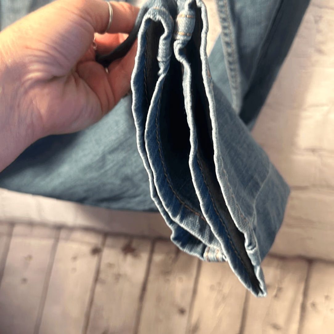 Levi's Levi's Mens 511 Jeans Slim Fit W30 L34 Blue 34 Inseam Mens Straight Denim Jeans Regular Size 30 Blue Levi's Mens 511 Jeans Slim Fit W30 L34 Size US 30 / EU 46 - 4 Thumbnail