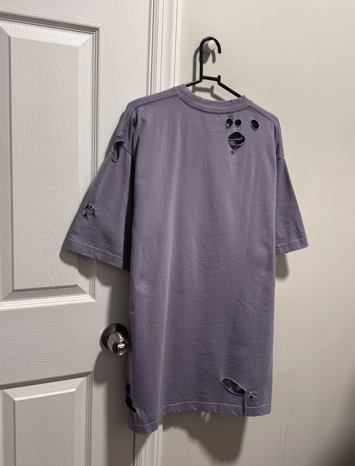 Balenciaga Balenciaga Oversized Distressed Logo Tee Size US M / EU 48-50 / 2 - 2 Thumbnail