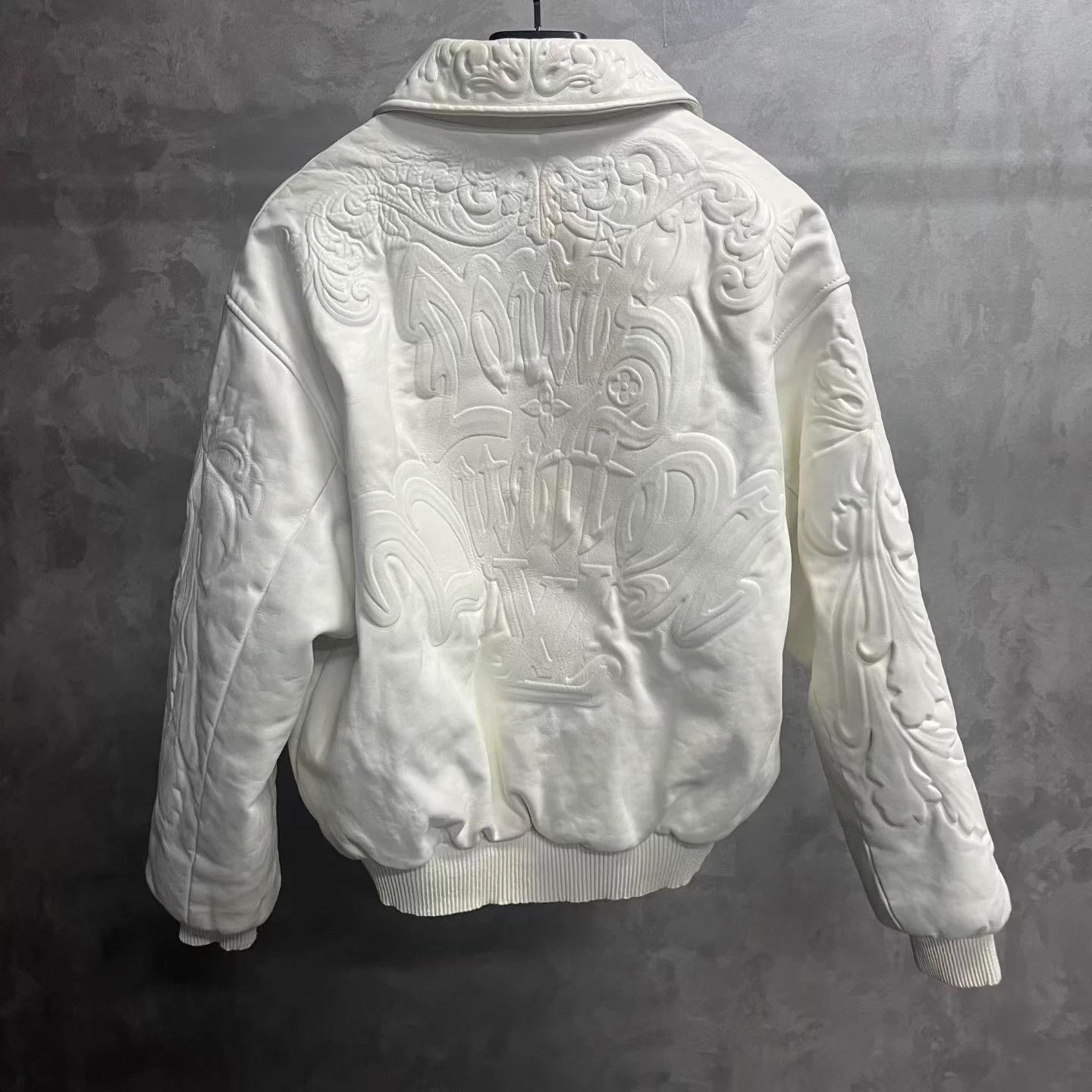 Louis Vuitton Louis Vuitton White Solid Color Embossed Leather Belt Jacket Size M / US 6-8 / IT 42-44 - 2 Thumbnail