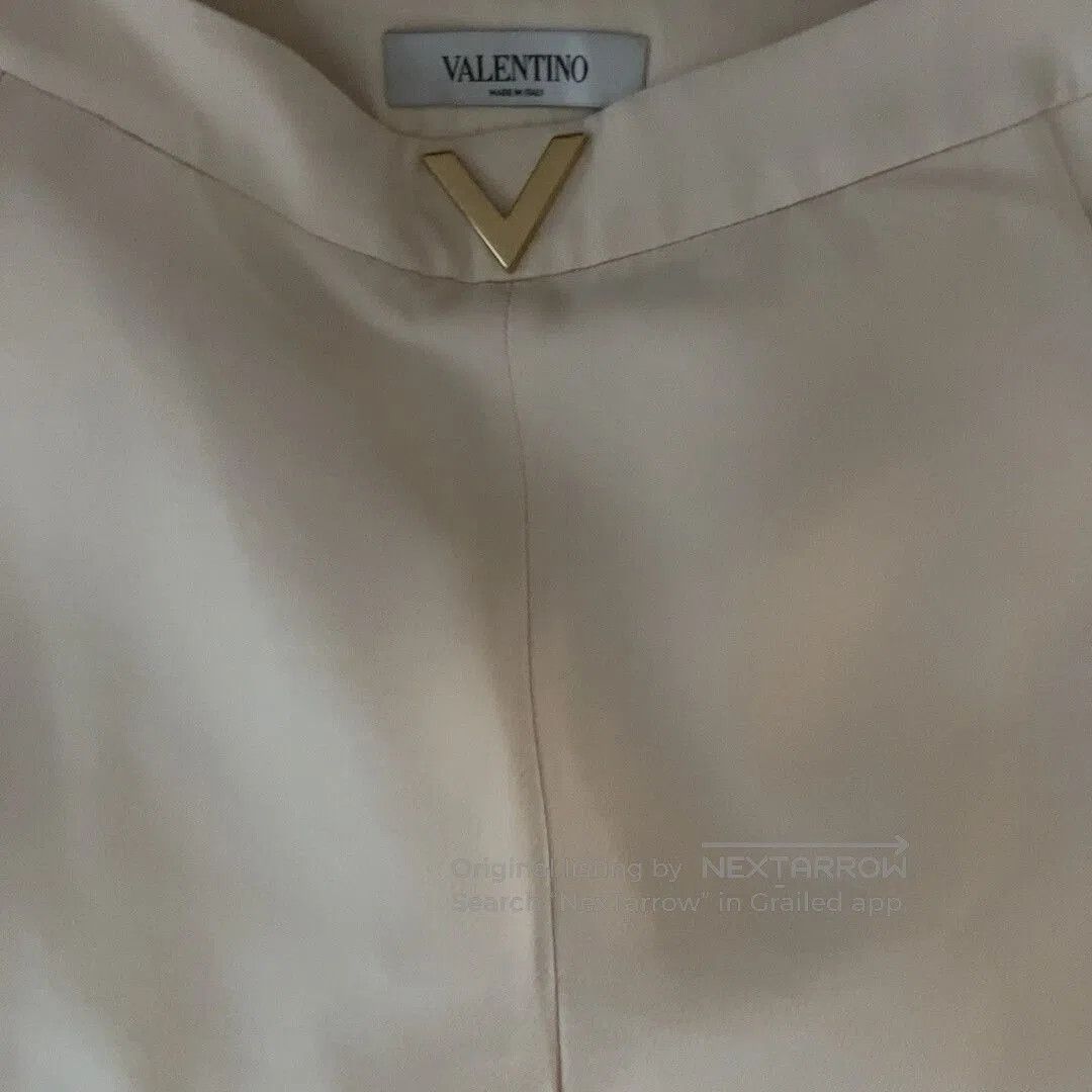 Valentino VALENTINO Beige New Shorts. Size US 28 / EU 44 - 2 Thumbnail