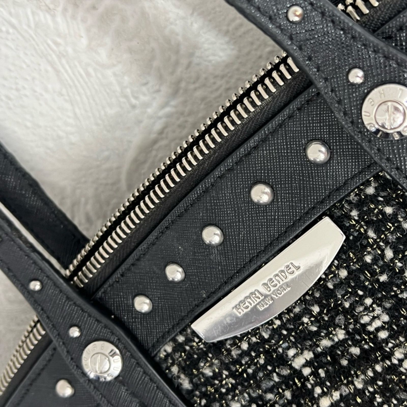 Henri Bendel Henri Bendel Black & White Fabric & Leather Bag Pearl Accent Size ONE SIZE - 6 Thumbnail