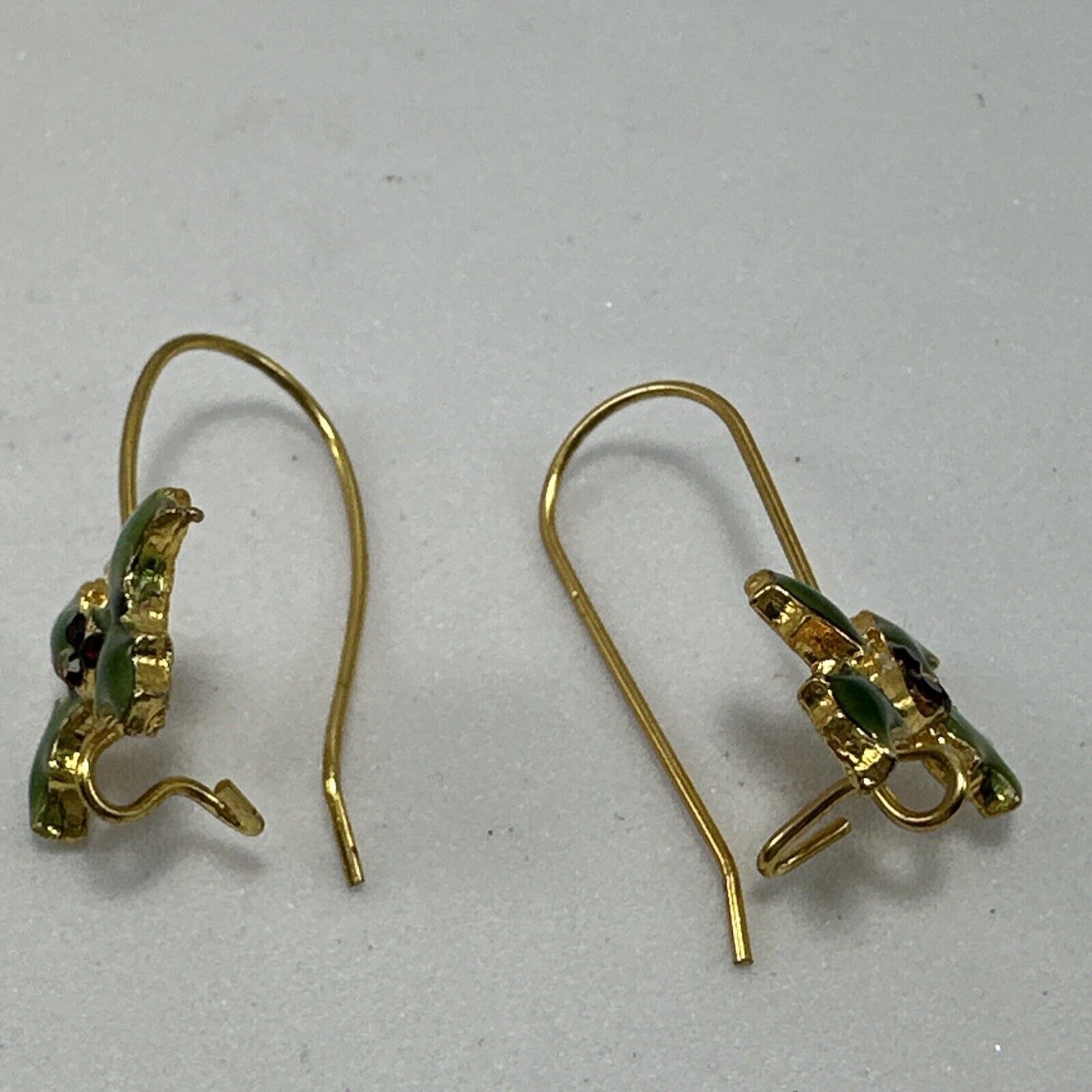Other Holly Leaf Christmas Earrings Green Enamel Red Stones VTG Size ONE SIZE - 3 Thumbnail