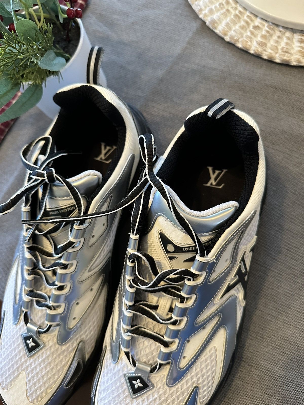 Louis Vuitton Louis Vuitton Tatic Sneaker Size US 10.5 / EU 43-44 - 4 Thumbnail