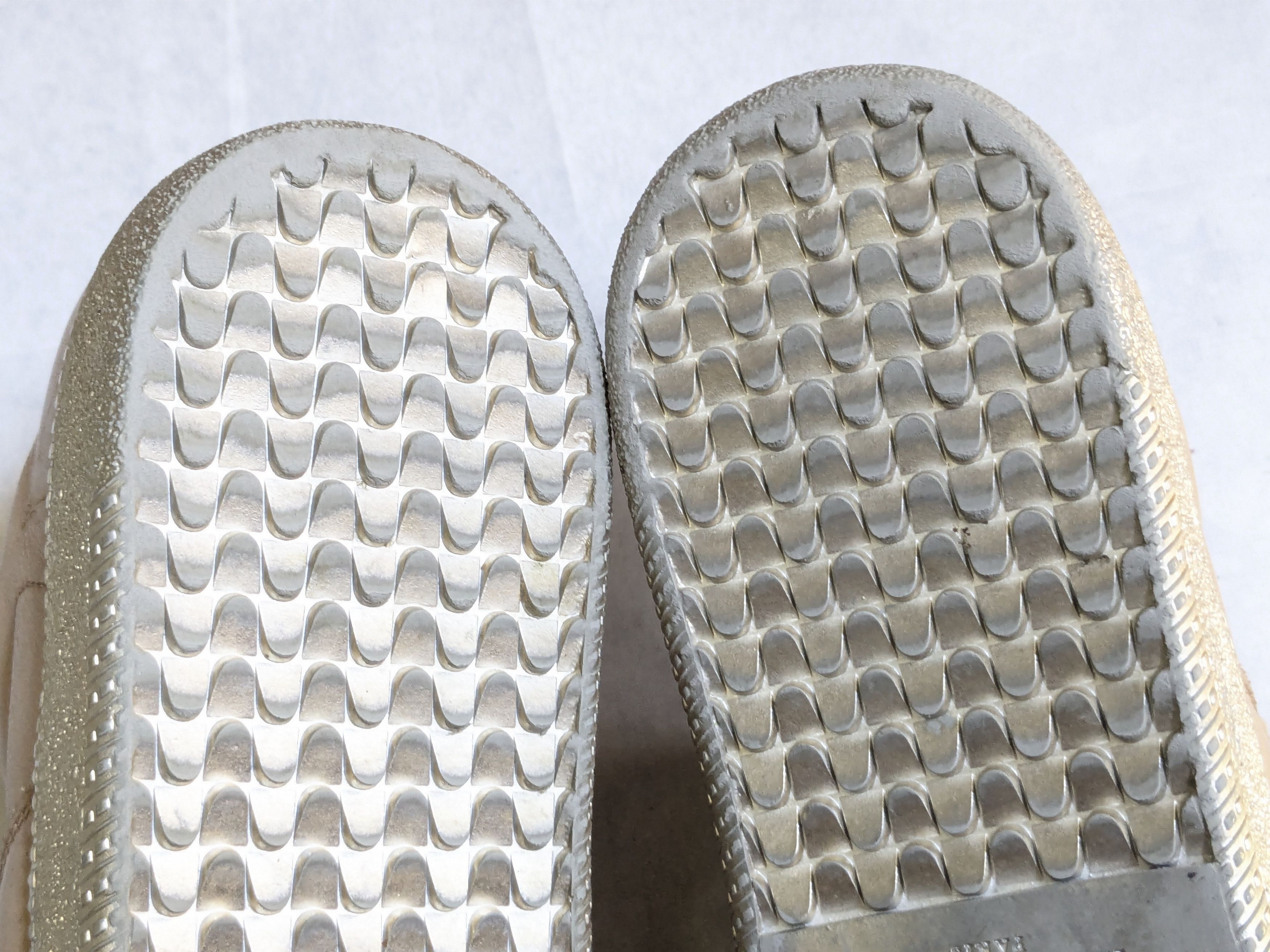 Maison Margiela Maison Margiela Replica GAT Silver 11 44 Low Tops Leather Size US 11 / EU 44 - 21 Thumbnail