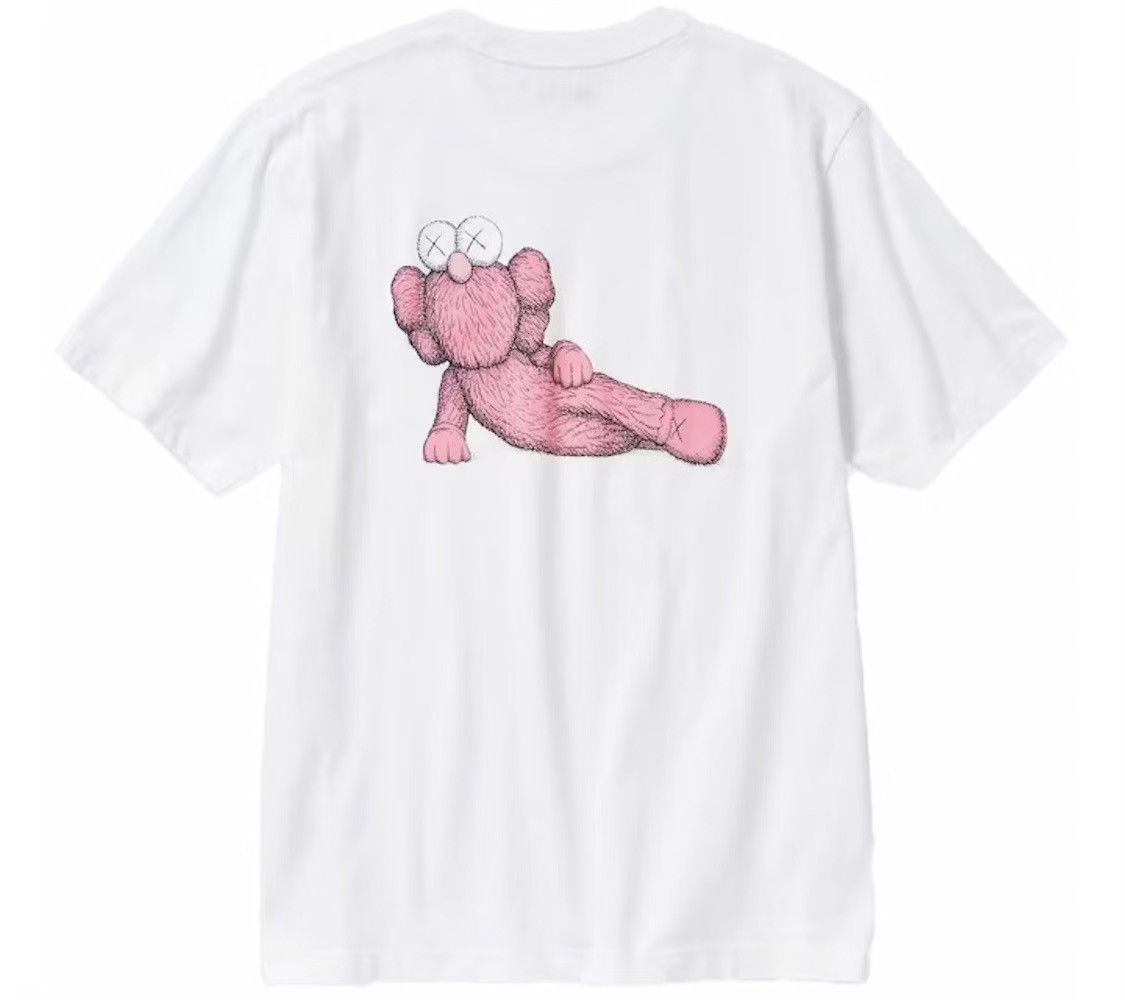 Kaws × Uniqlo KAWS x Uniqlo UT Short Sleeve Graphic T-Shirt Size US M / EU 48-50 / 2 - 1 Thumbnail