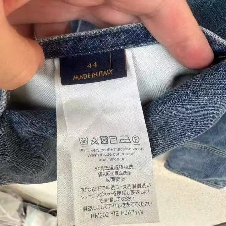 Louis Vuitton LV gradient Monogram all over denim jacket 44 Size US S / EU 44-46 / 1 - 4 Thumbnail