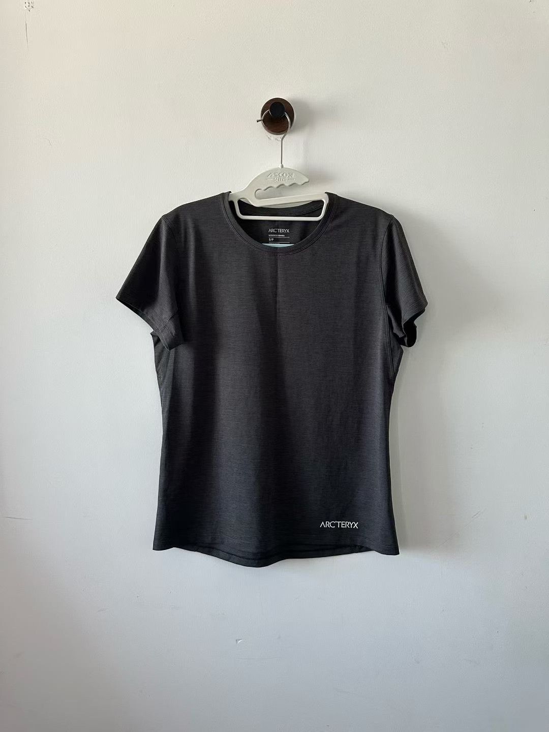 Arc'teryx Arcteryx Women's Short-Sleeve Top Size S / US 4 / IT 40 - 1 Thumbnail