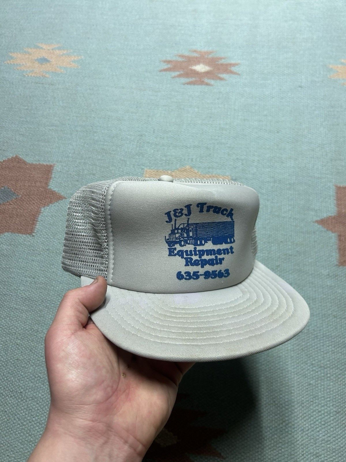 Vintage Vtg trucker hat mesh J&J truck equipment repair snapbac gray Size ONE SIZE - 1 Thumbnail