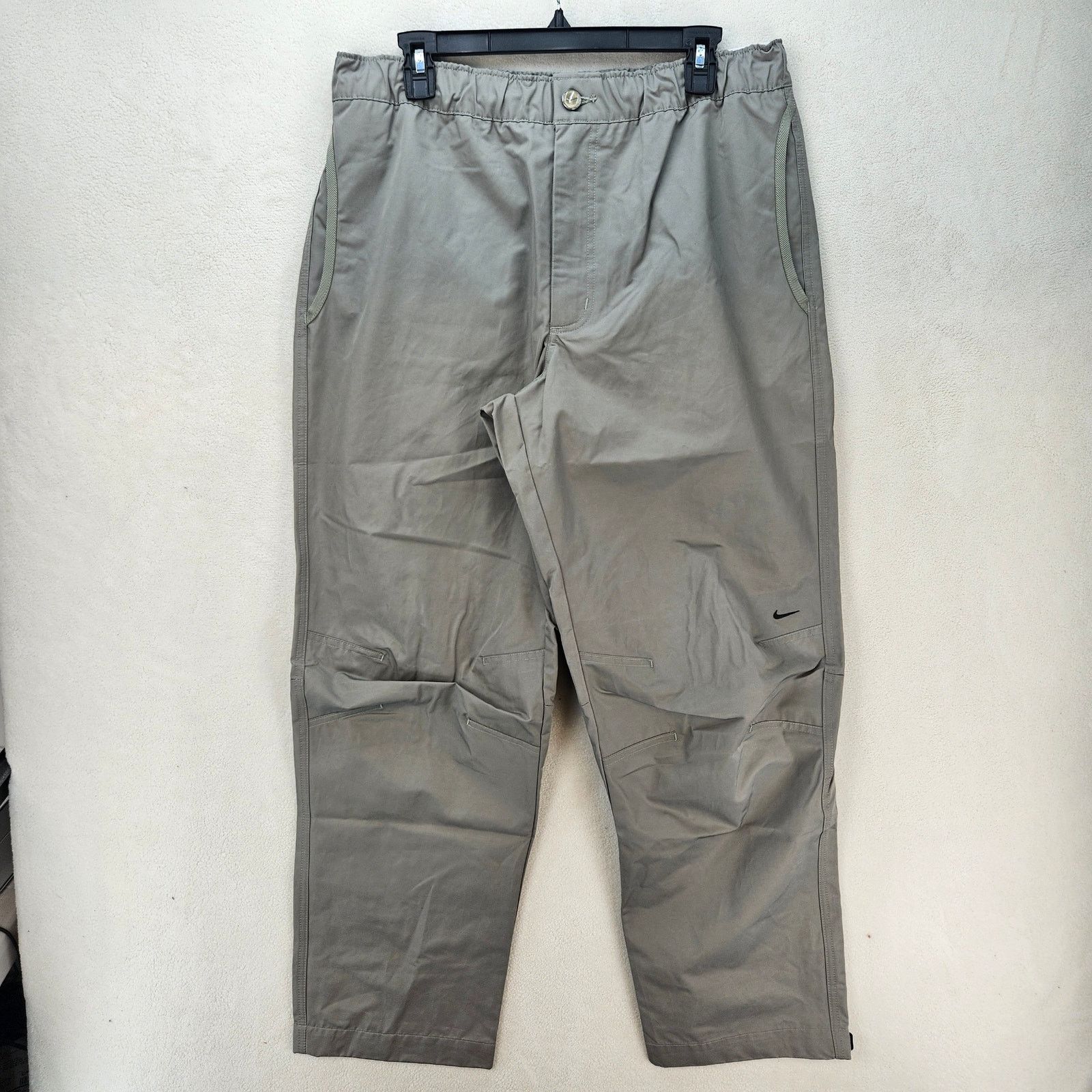 Nike NIKE MEN'S MEDIUM TECH WOVEN PANTS LIGHT ARMY GREEN HJ0647 Size US 32 / EU 48 - 1 Thumbnail