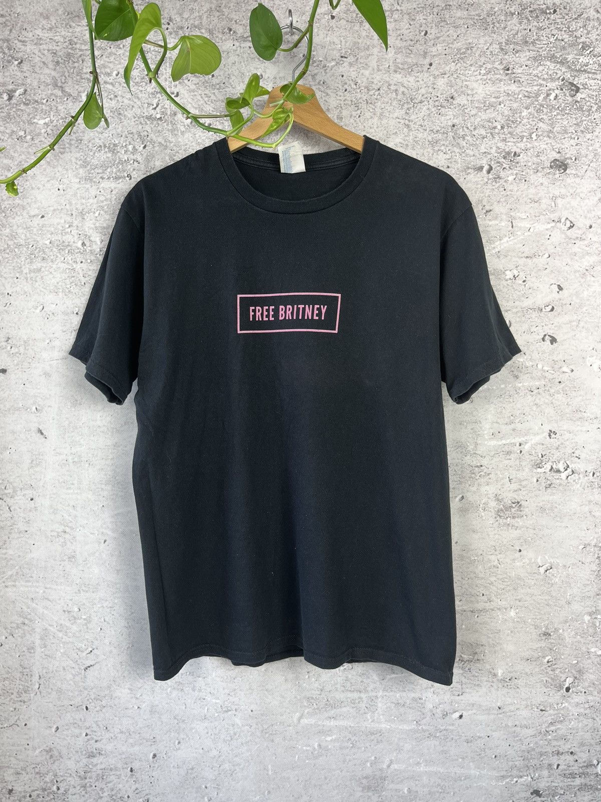 Band Tees × Vintage Free Britney Spears Black Graphic Tee Shirt Box Logo G Size US M / EU 48-50 / 2 - 1 Thumbnail