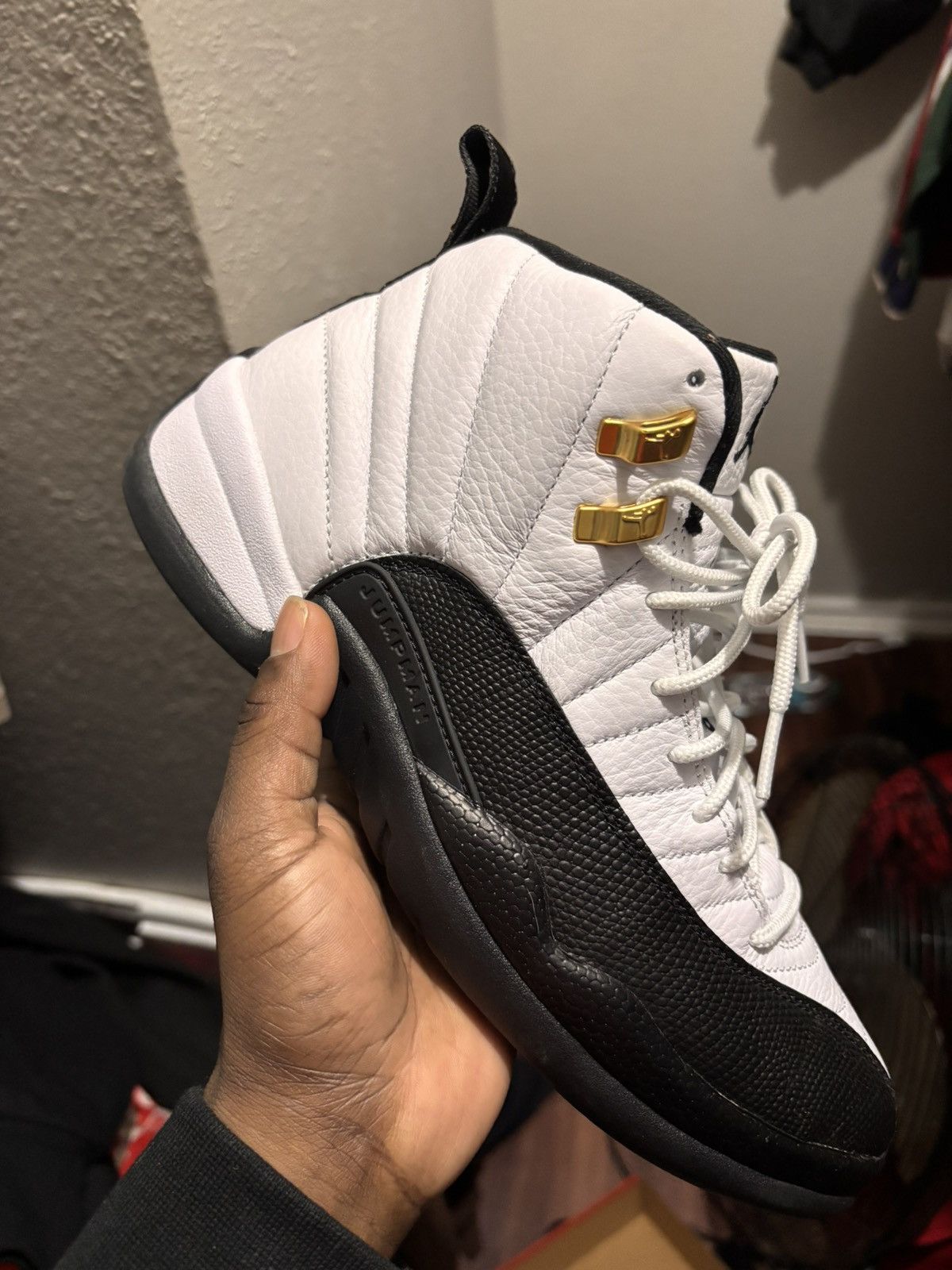 Jordan Brand Jordan 12 Taxi Size US 8 / EU 41 - 2 Thumbnail