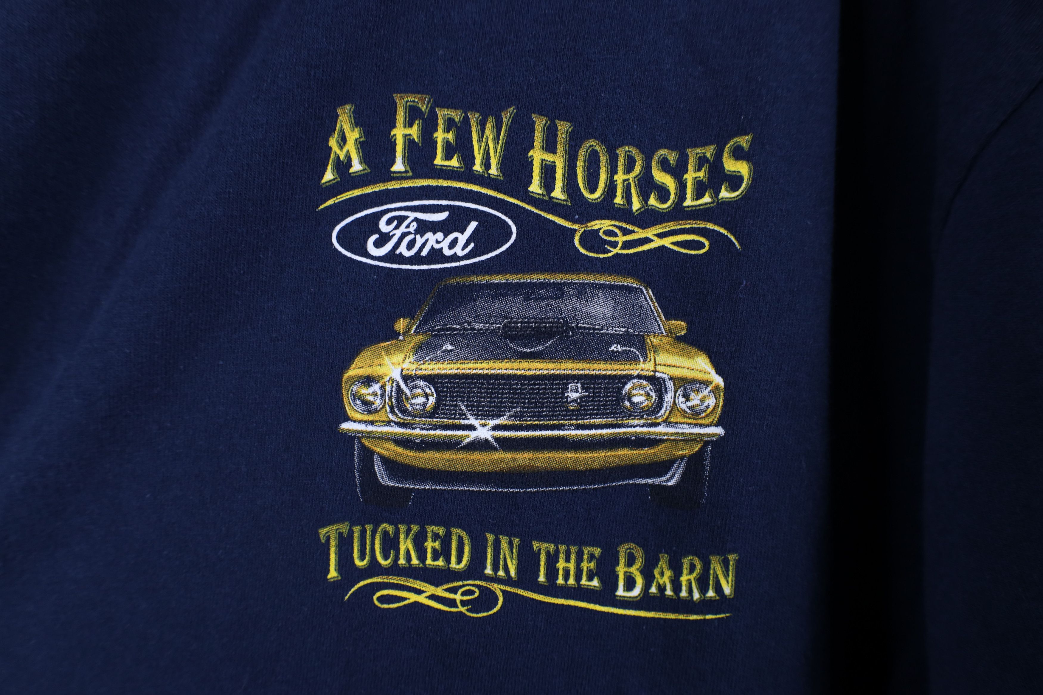Vintage Vintage Y2K Ford Mustang Horses Tucked In the Barn T-Shirt Size US XXL / EU 58 / 5 - 4 Thumbnail