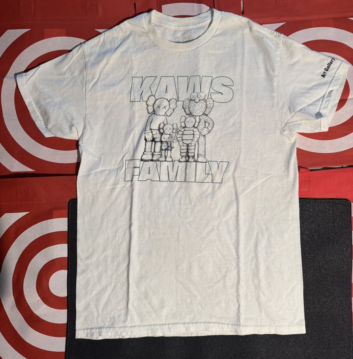 Kaws Kaws Family x Art Gallery of Ontario Size US M / EU 48-50 / 2 - 1 Thumbnail