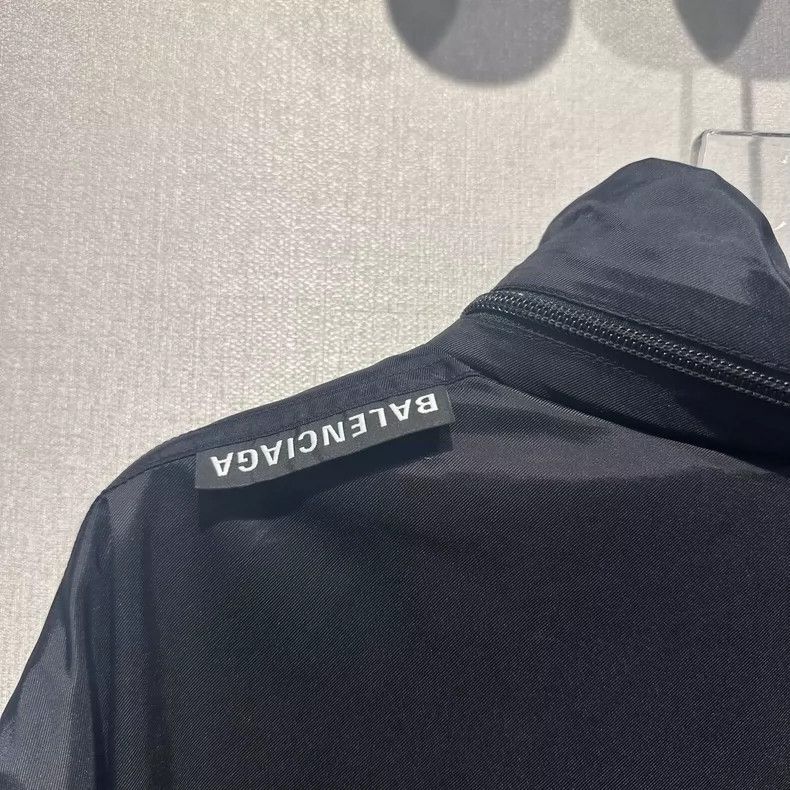 Balenciaga Balenciaga size 36 Black Hooded Waterproof Jacket Size S / US 4 / IT 40 - 5 Thumbnail