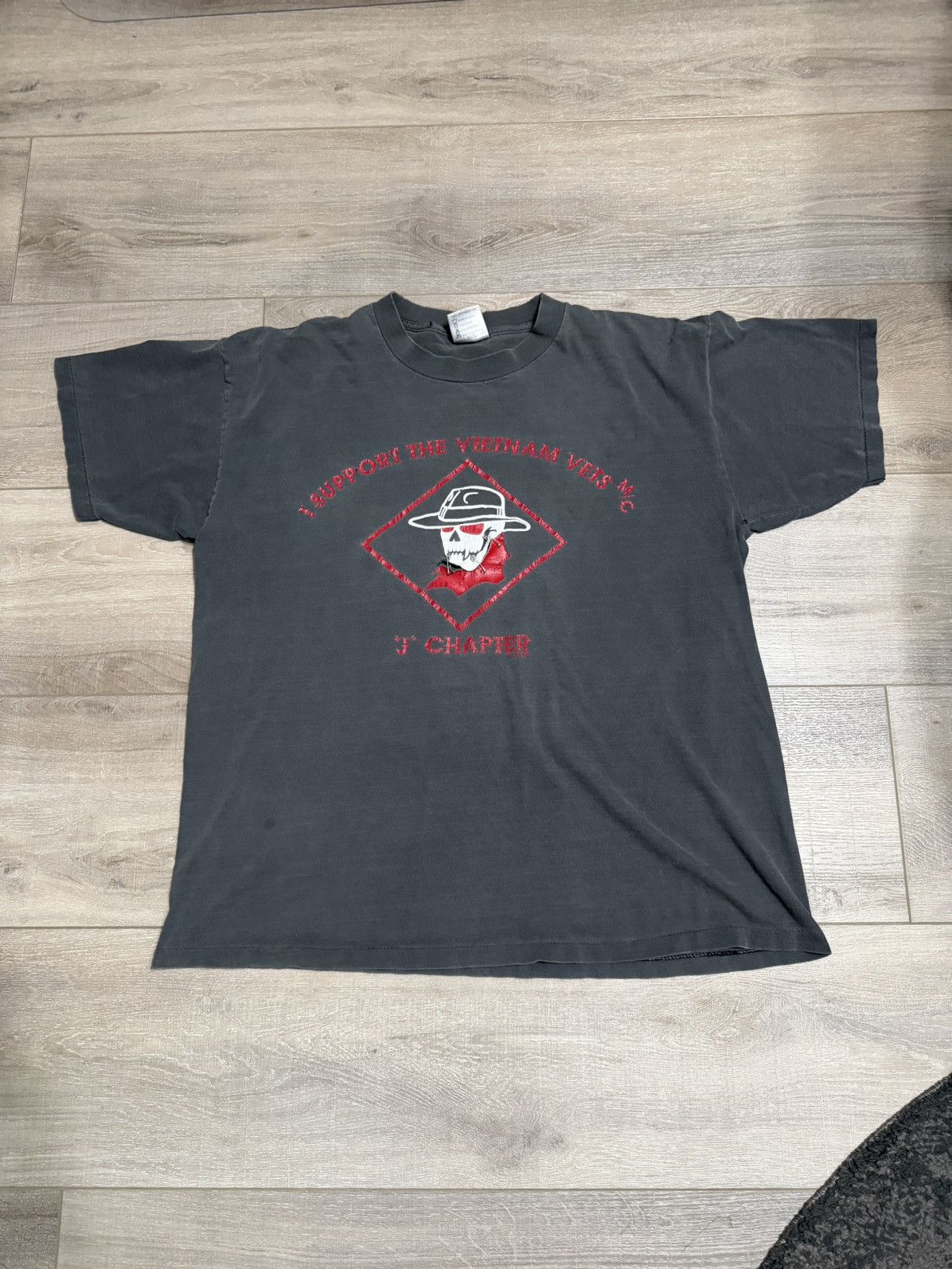 Vintage Vintage 90s Vietnam War T-Shirt Size US XL / EU 56 / 4 - 1 Thumbnail