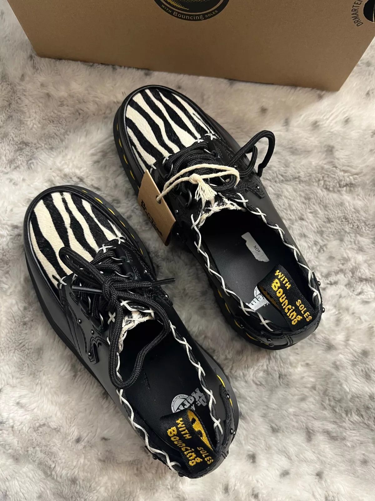 Dr. Martens Flowers Size US 10 / EU 43 - 5 Thumbnail