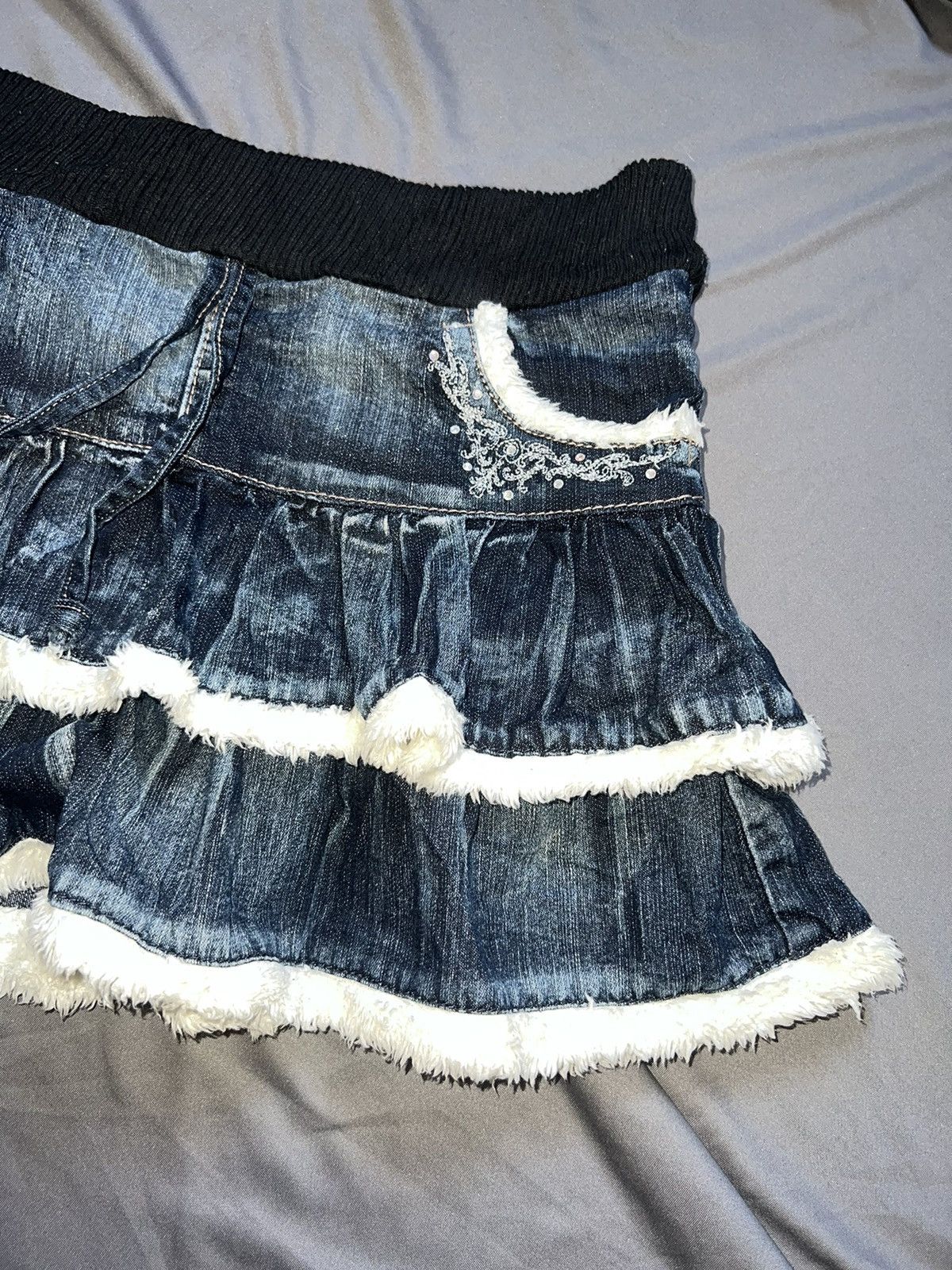 Japanese Brand Y2k denim with fur strim layered mini skirt 💙💫 Size 25" / US 0 / IT 36 - 7 Thumbnail