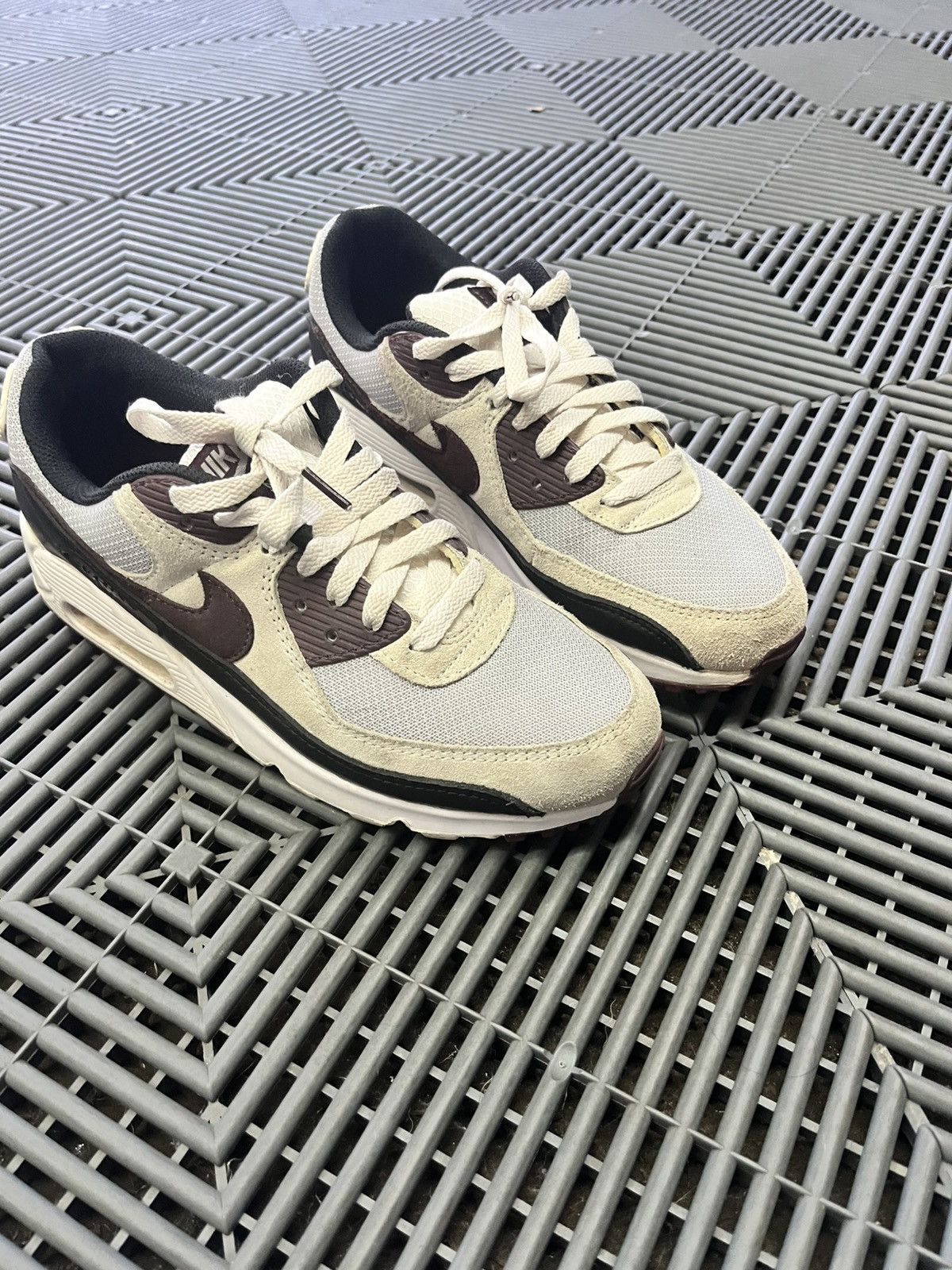 Nike Nike Air Max 90 Size US 9 / EU 42 - 1 Thumbnail