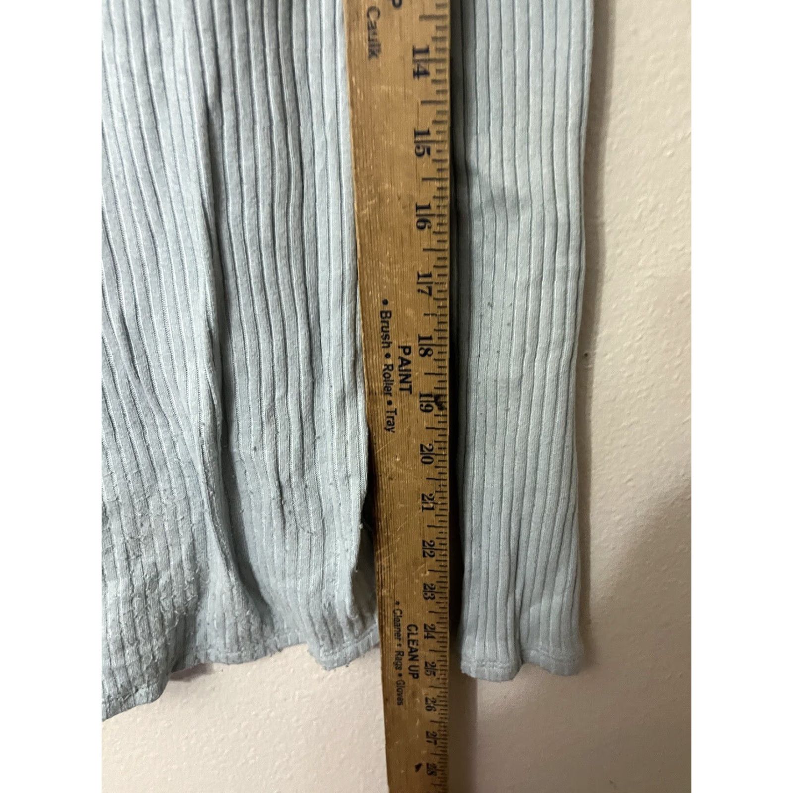 American Eagle Outfitters VINTAGE American Eagle Women’s Light Blue V-Neck Long Sleeve T-Shirt Small Ribbed Basic Size S / US 4 / IT 40 - 4 Thumbnail