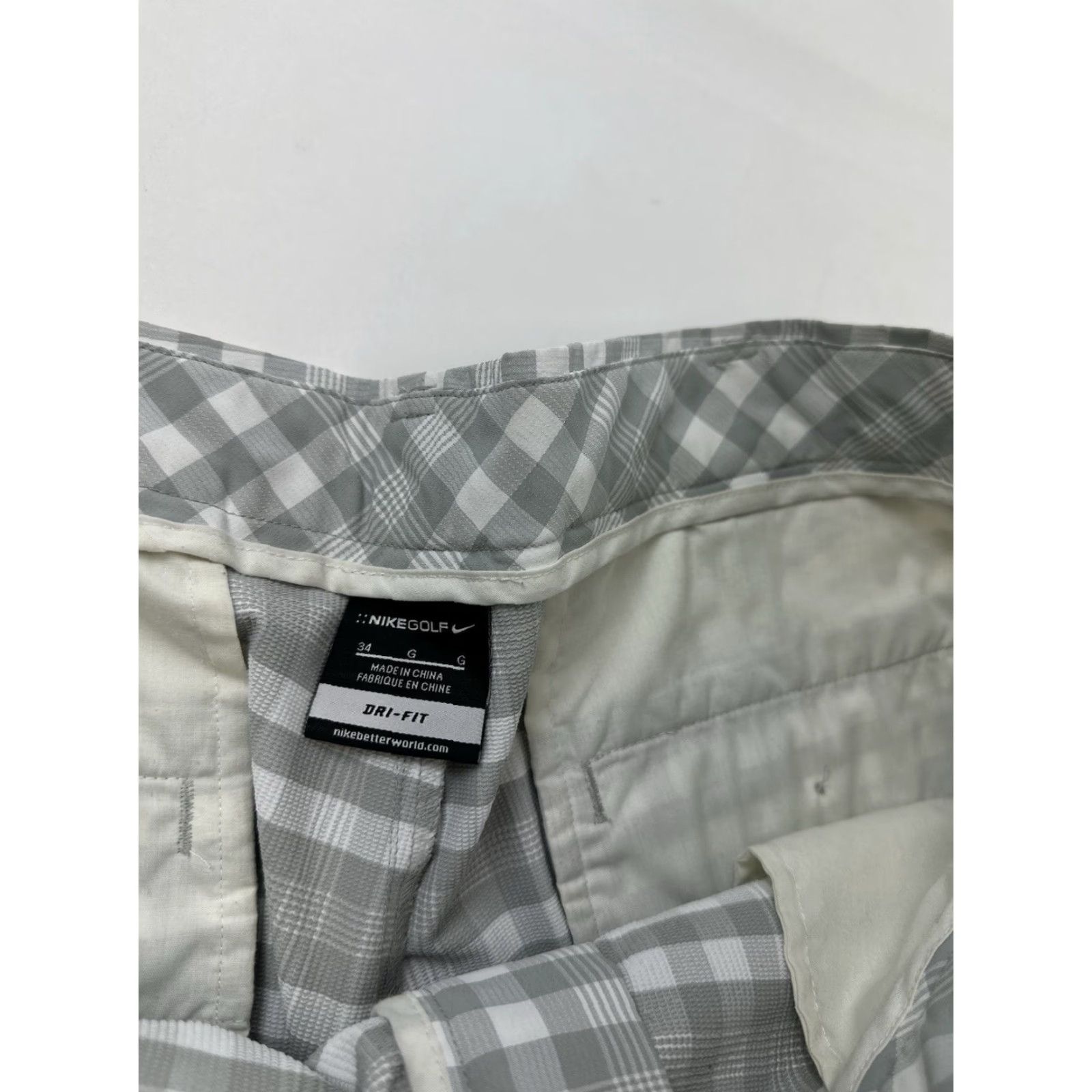 Nike Nike Golf Shorts Men’s 34 Grey Plaid Chino Sports Tiger Woods Casual Mens 34 Grey plaid Nike Shorts Size US 34 / EU 50 - 7 Thumbnail
