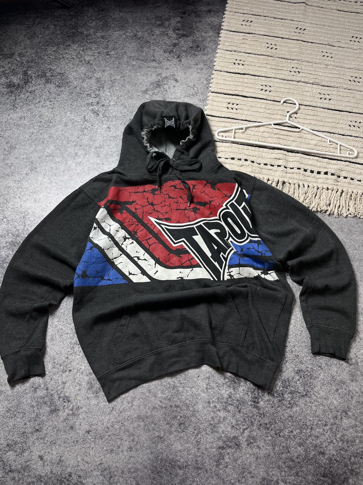 Tapout 🔥00'S TAPOUT Y2K BOXY GRUNGE USA MMA HOODIE UFC SK8 Size US M / EU 48-50 / 2 - 5 Thumbnail