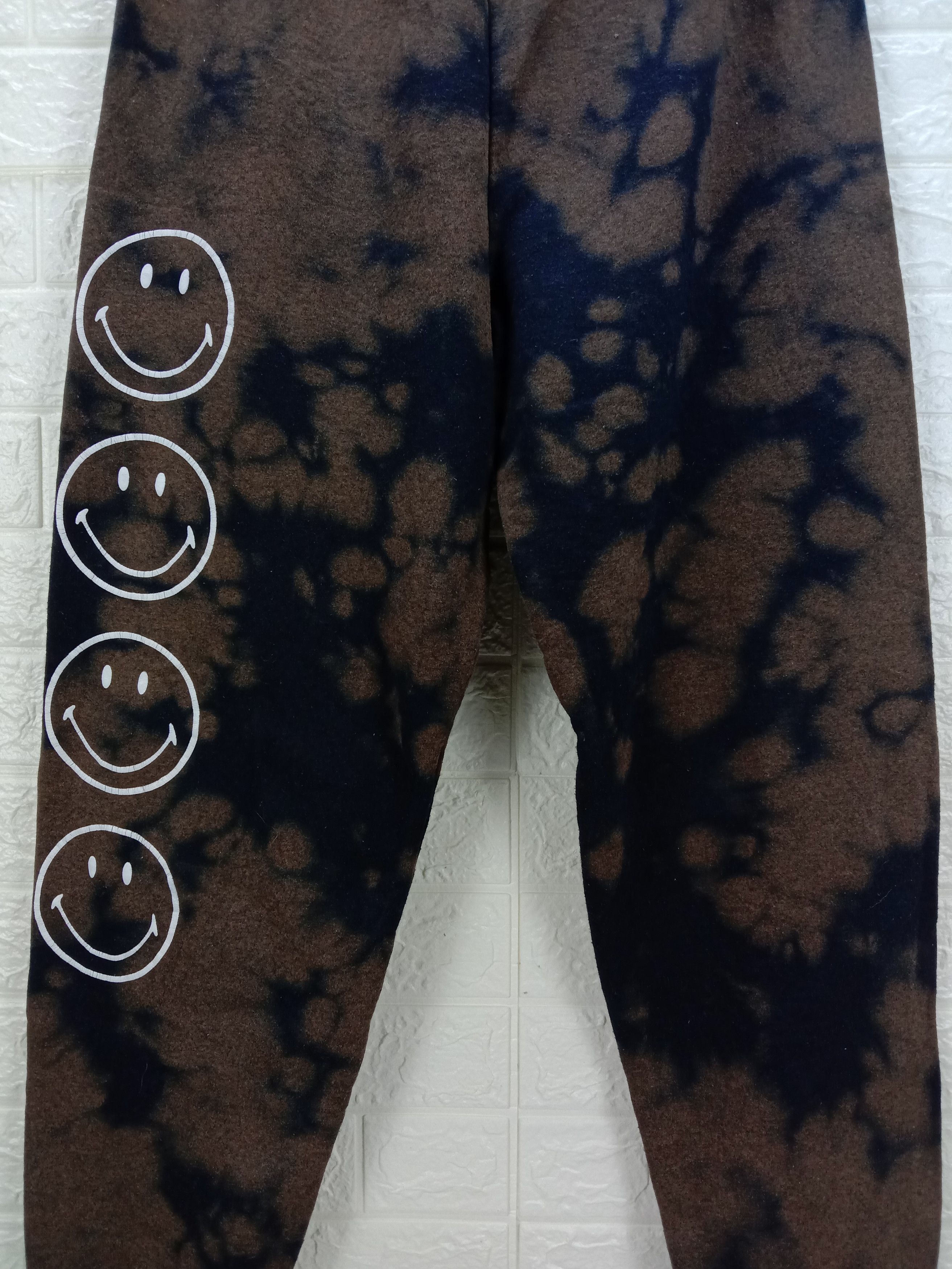 Japanese Brand Vintage Smiley Bleach Jogger Pants Size US 32 / EU 48 - 2 Thumbnail