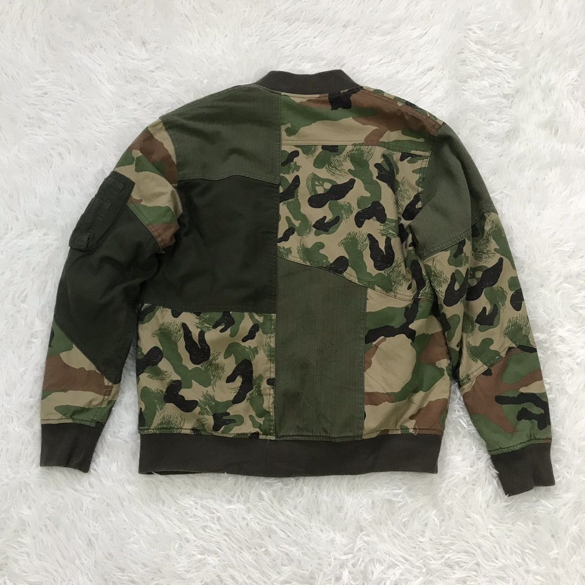 Japanese Brand Rosebud Couples Reversible Bomber Jacket (brokenzip) Size US M / EU 48-50 / 2 - 16 Thumbnail