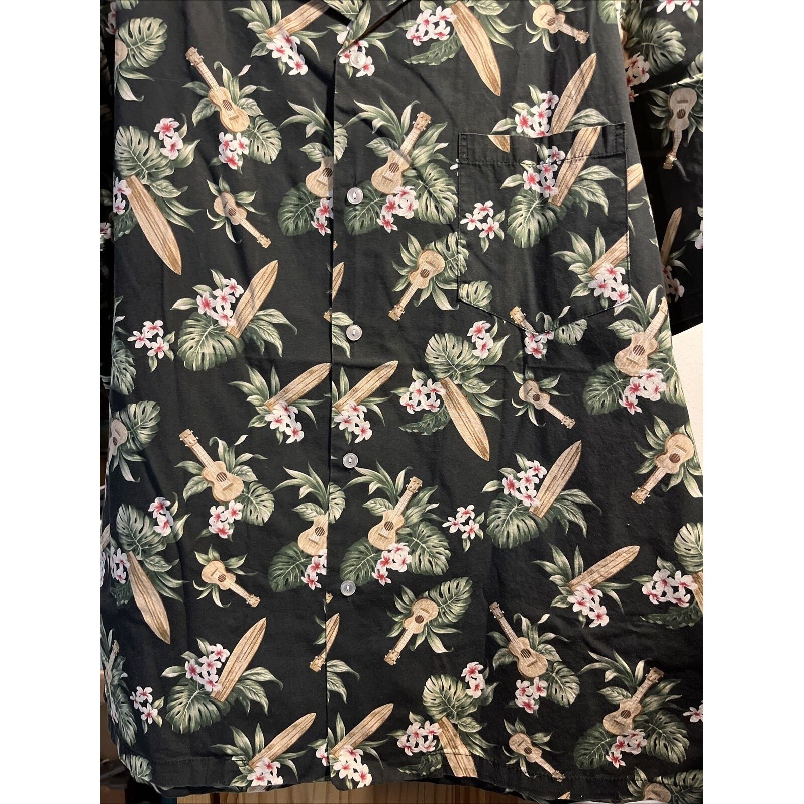 Other Malihini Vintage Men’s XL Black Floral Cotton Hawaiian Shirt Size US XL / EU 56 / 4 - 13 Thumbnail