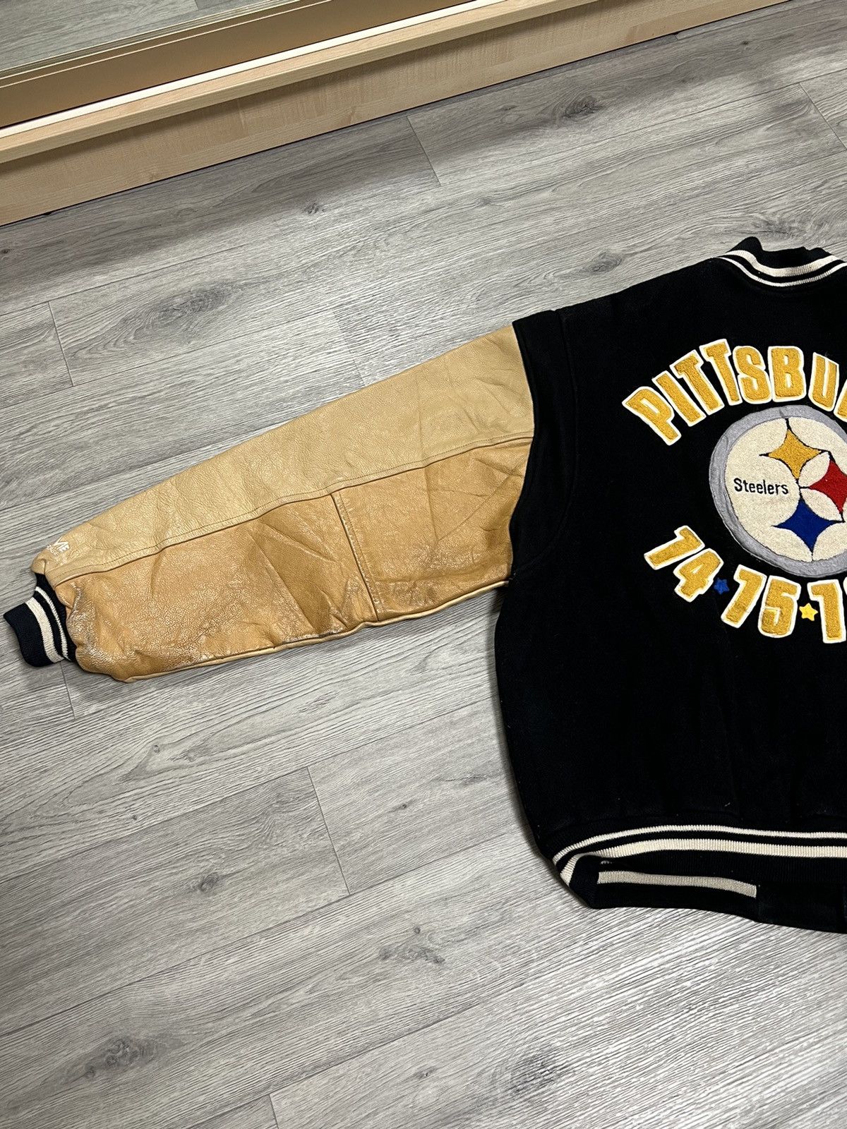 NFL Throwback Pittsburgh Steelers NFL 1995 bomber leather jacket Size US L / EU 52-54 / 3 - 10 Thumbnail