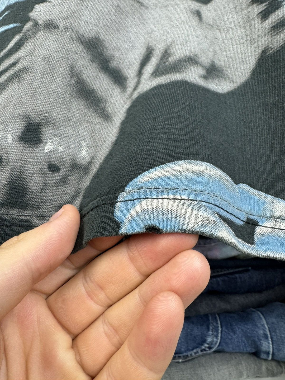 Liquid Blue Vintage 1996 Liquid Blue Arctic Wolf All Over Print T-Shirt Size US L / EU 52-54 / 3 - 22 Thumbnail
