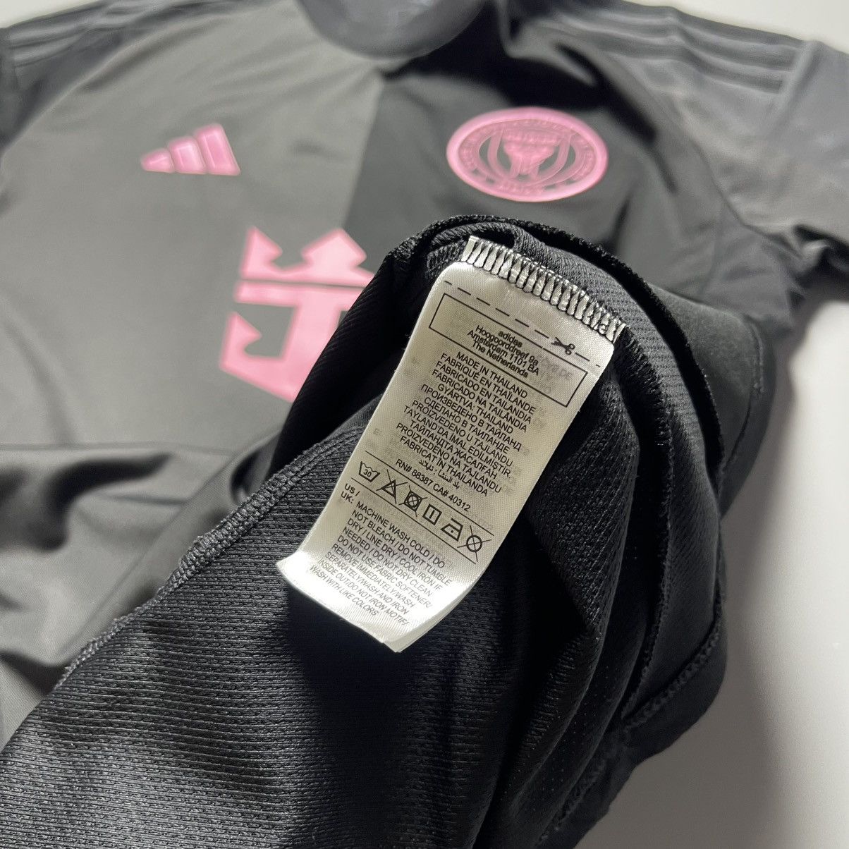 Vintage INTER MIAMI ADIDAS 2025/2026 FOOTBALL AWAY JERSEY #10 MESSI Size L / US 10 / IT 46 - 10 Thumbnail