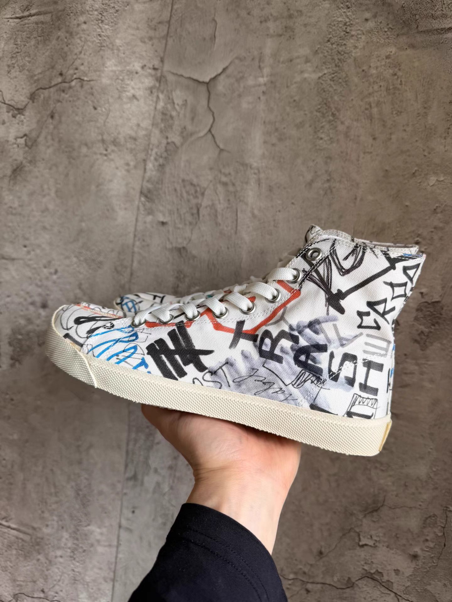 Maison Margiela Maison Margiela Graffiti Tabi Split-Toe Shoes K25 Size US 8 / IT 38 - 3 Thumbnail