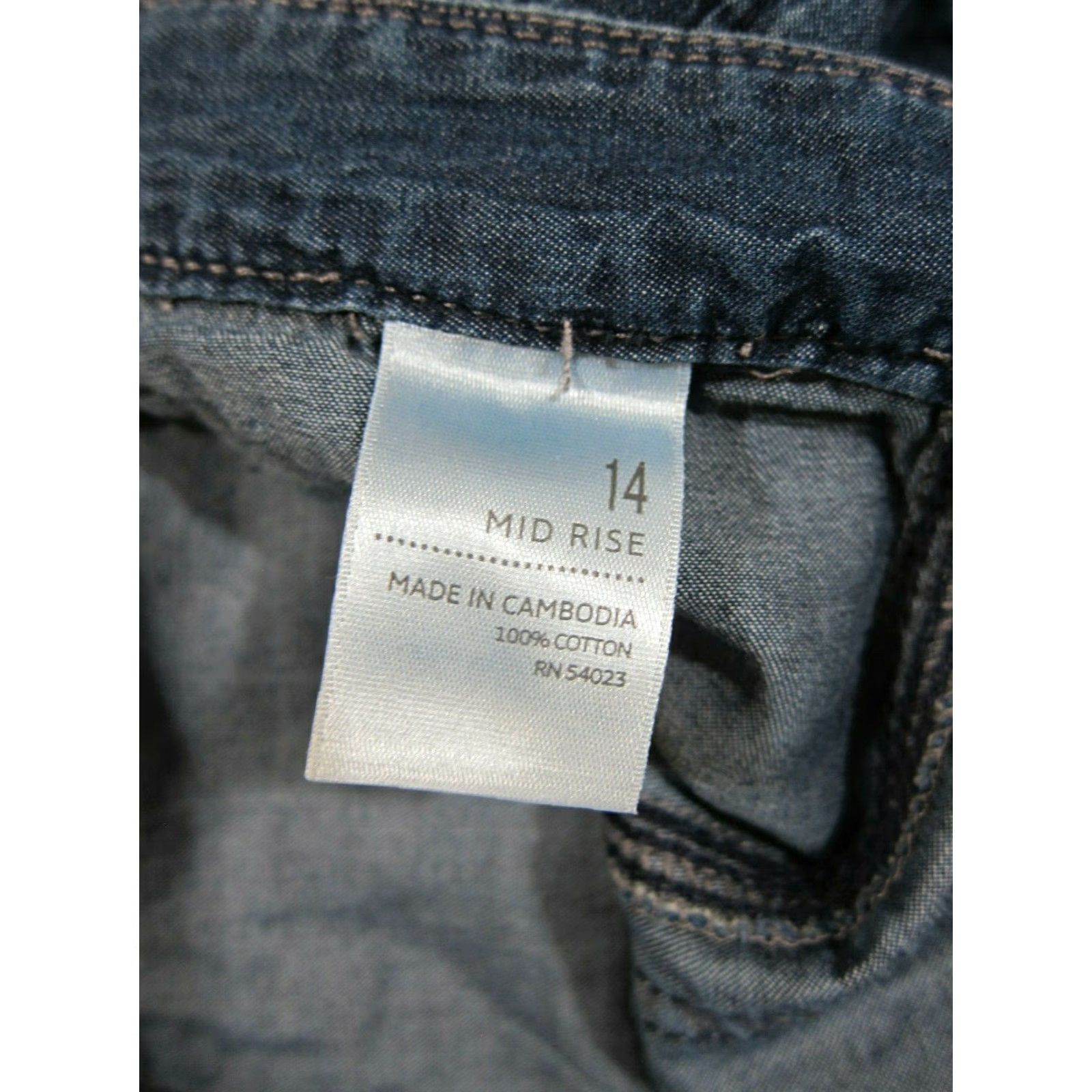 Old Navy Old Navy Cotton Blue Chambray Denim Mid Rise Flat Front Chino Short Women 14 Size 25" / US 0 / IT 36 - 4 Thumbnail