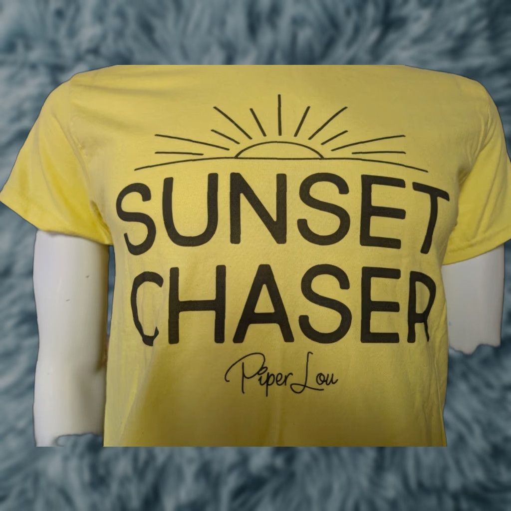 Gildan Piper Lou Sunset Chaser Graphic Tee T Shirt Unisex Small Yellow Graphic Print Beach Outdoor 90s? Not applicable - keep to original words. Size US S / EU 44-46 / 1 - 1 Thumbnail