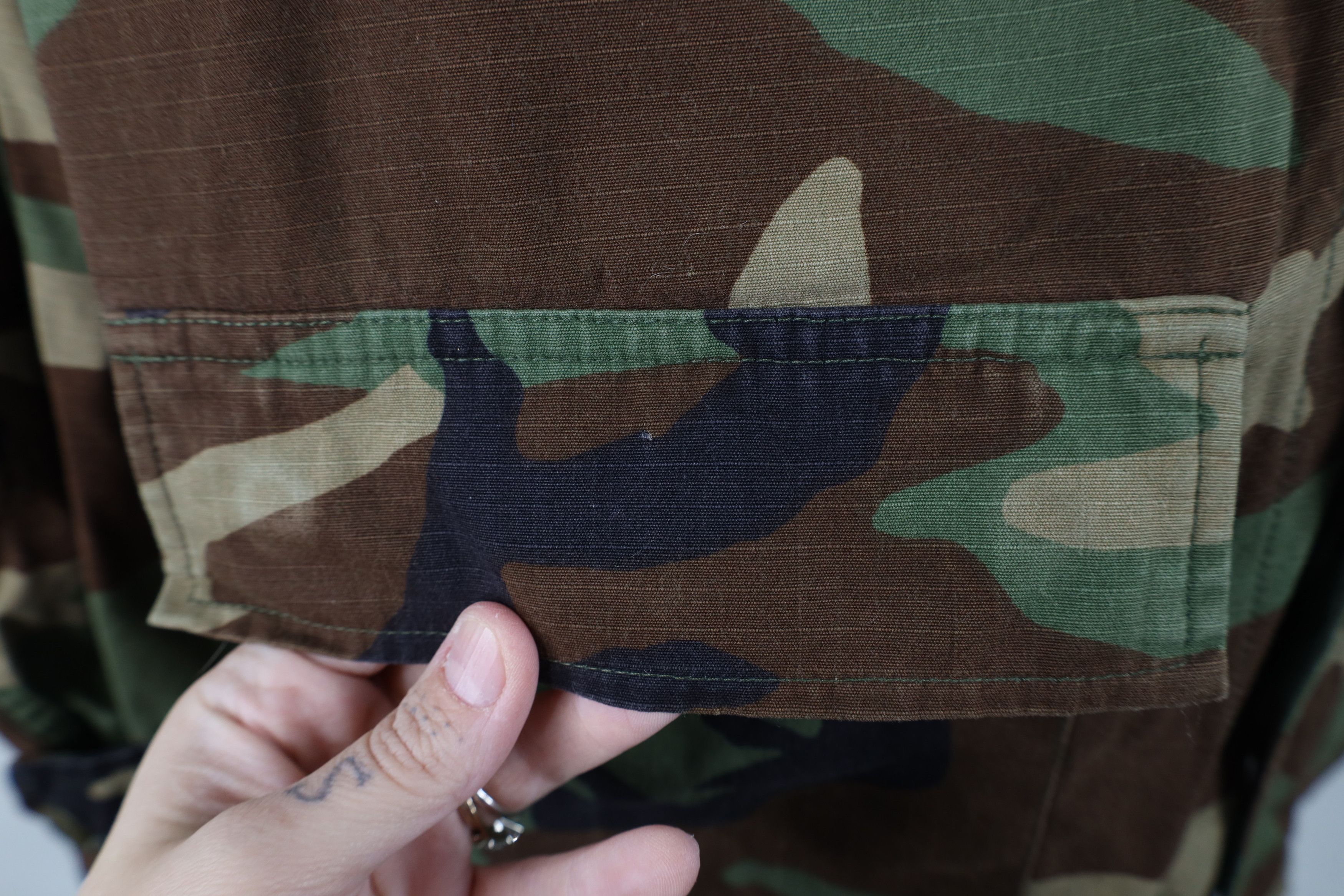 Vintage Vintage 90s Military Woodland Camouflage Combat Jacket USA Size US M / EU 48-50 / 2 - 6 Thumbnail