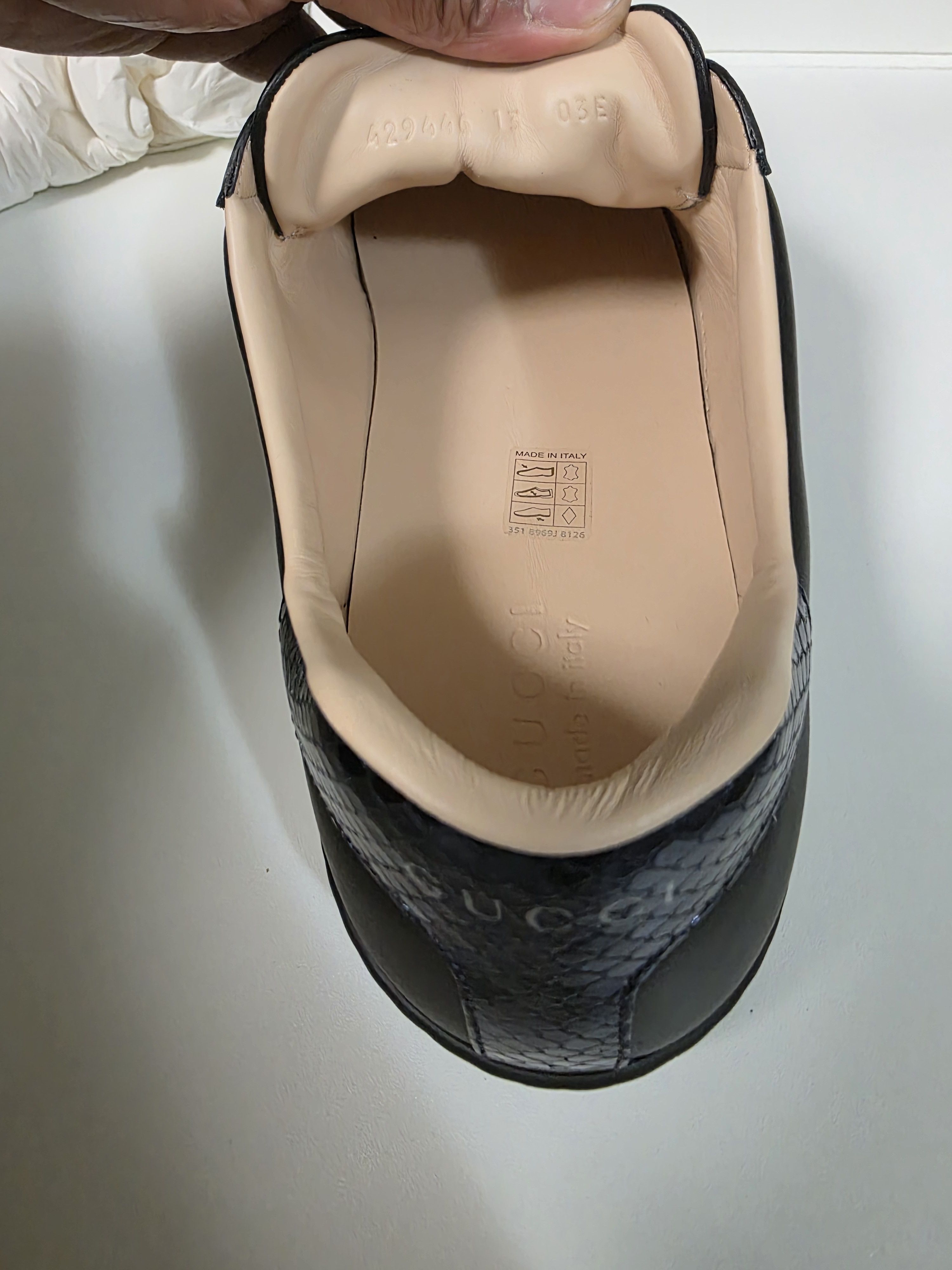 Gucci Ace Embroidered 'Black Bee' Size US 14 / EU 47 - 2 Thumbnail