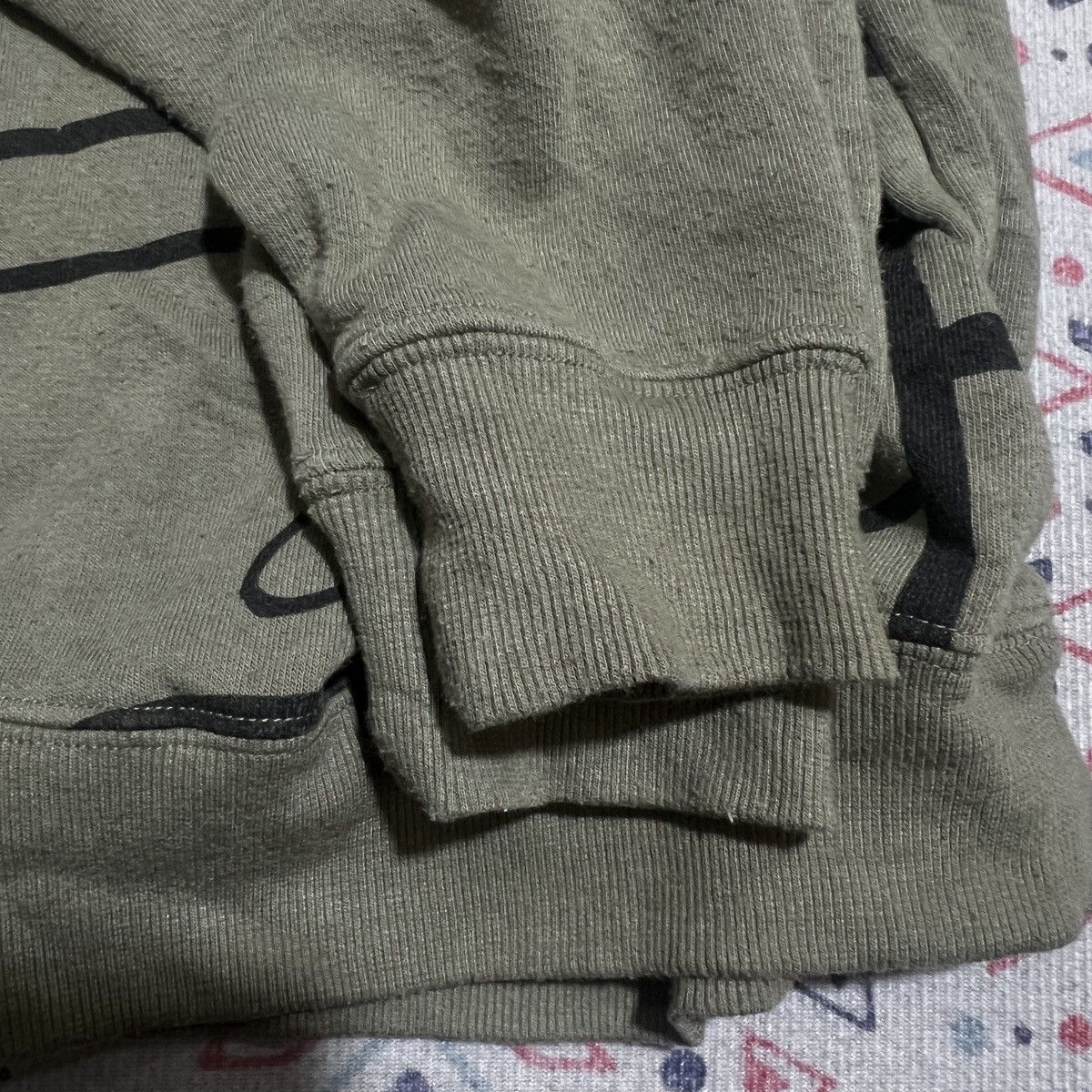 Cartoon Network × Disney Toy Story Little Green Men Cartoon Sweatshirt Size US L / EU 52-54 / 3 - 7 Thumbnail