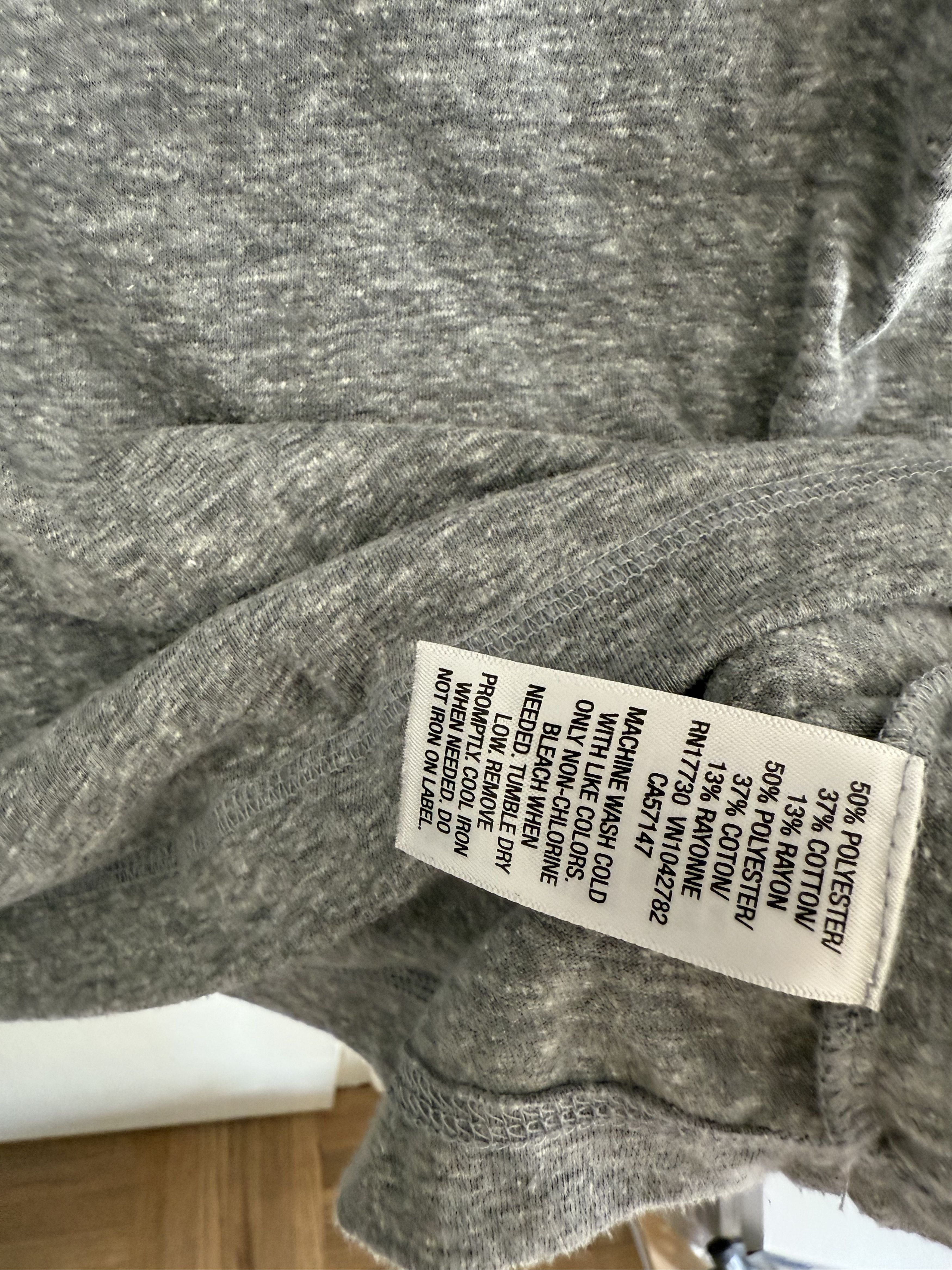 Mossimo Heathered Gray Athletic Fit Long Sleeve Henley T-Shirt Size US M / EU 48-50 / 2 - 5 Thumbnail