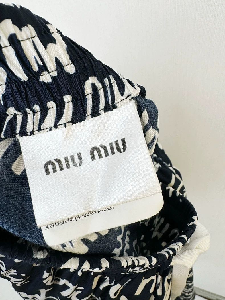 Prada Miu Miu Printed Silk Shorts for Summer -2505 Size 35" - 4 Thumbnail